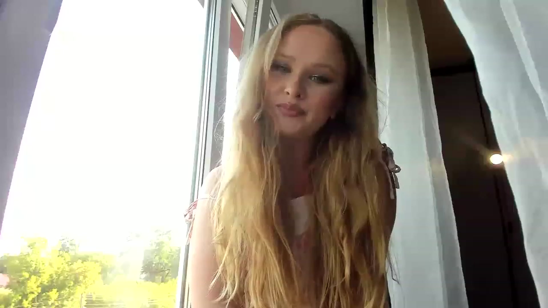 Gallery image thumbnail from F_L_E_U_R's myfreecams stream on, 06/21/2023, 15:09 image 7 of 20