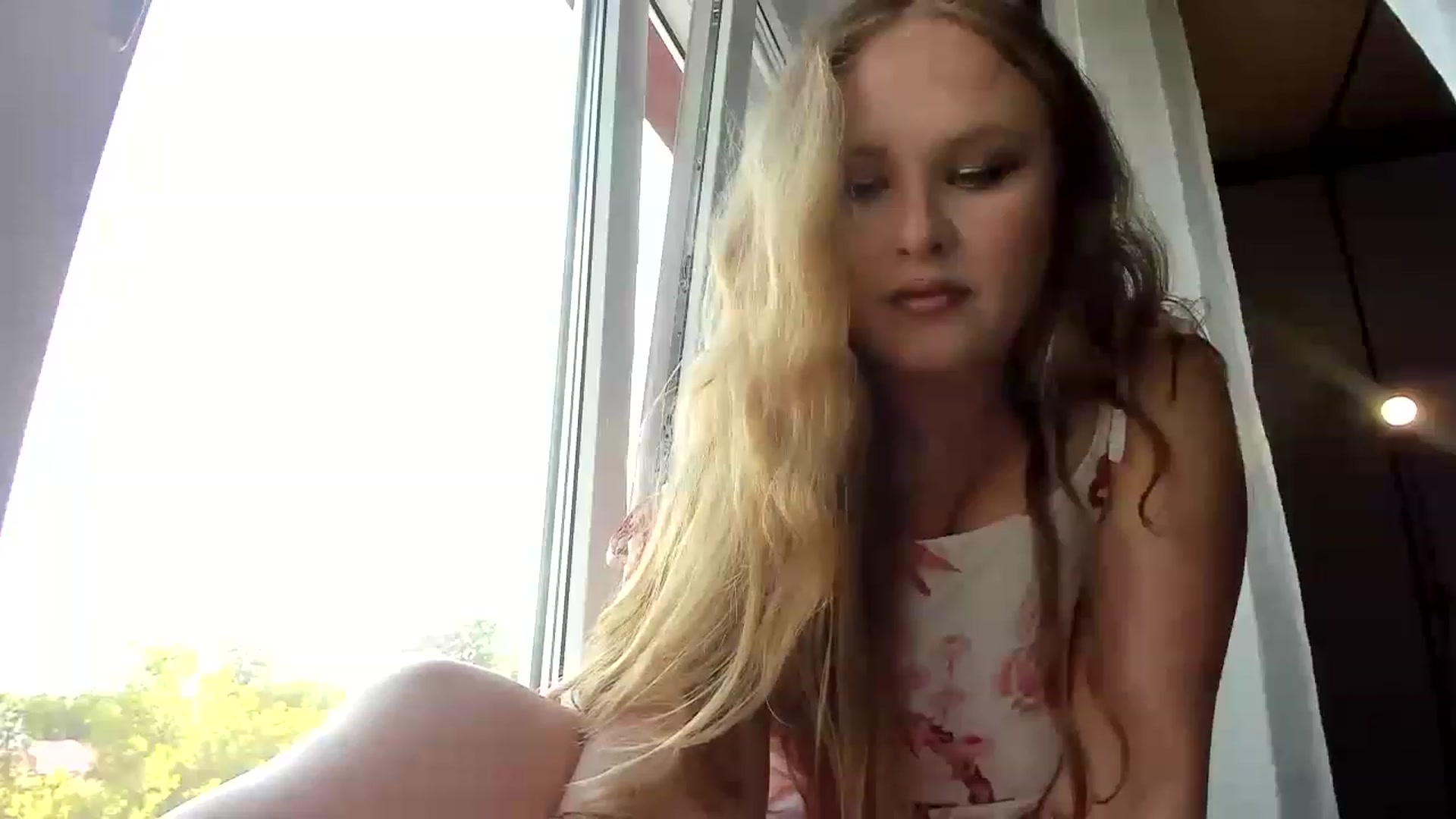 Gallery image thumbnail from F_L_E_U_R's myfreecams stream on, 06/21/2023, 15:09 image 4 of 20