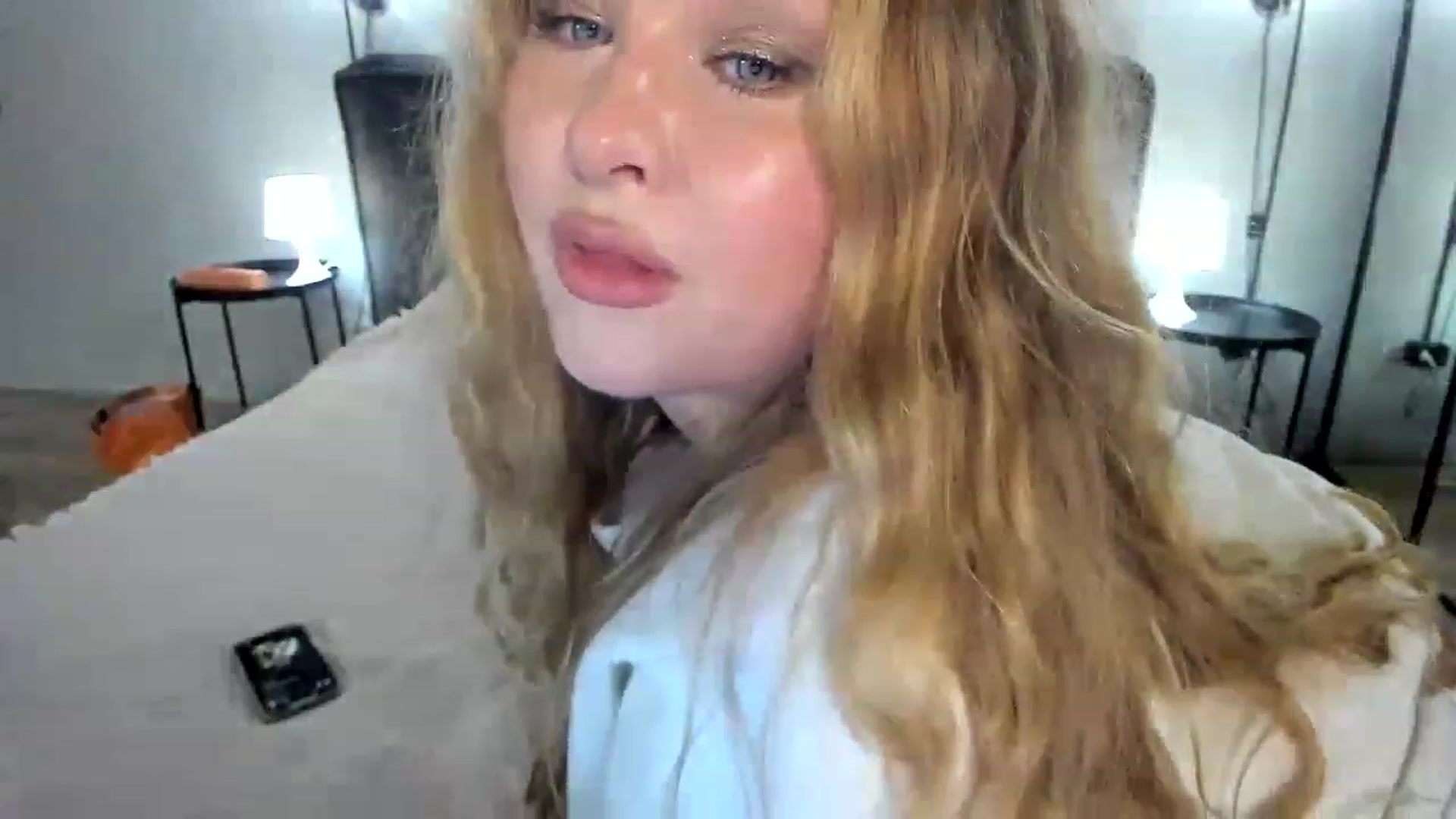Gallery image thumbnail from F_L_E_U_R's myfreecams stream on, 06/30/2023, 22:54 image 3 of 20