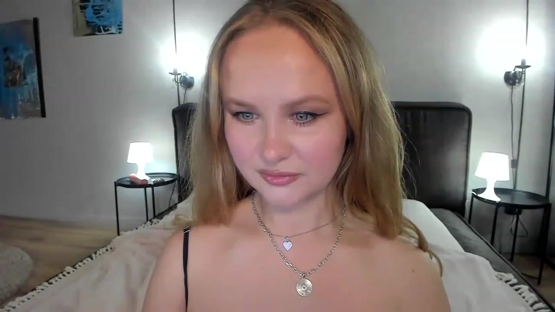 Gallery image thumbnail from F_L_E_U_R's myfreecams stream on, 07/01/2023, 22:40 image 16 of 20