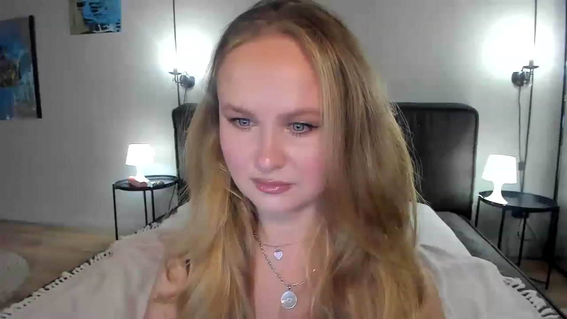 Gallery image thumbnail from F_L_E_U_R's myfreecams stream on, 07/01/2023, 22:40 image 10 of 20