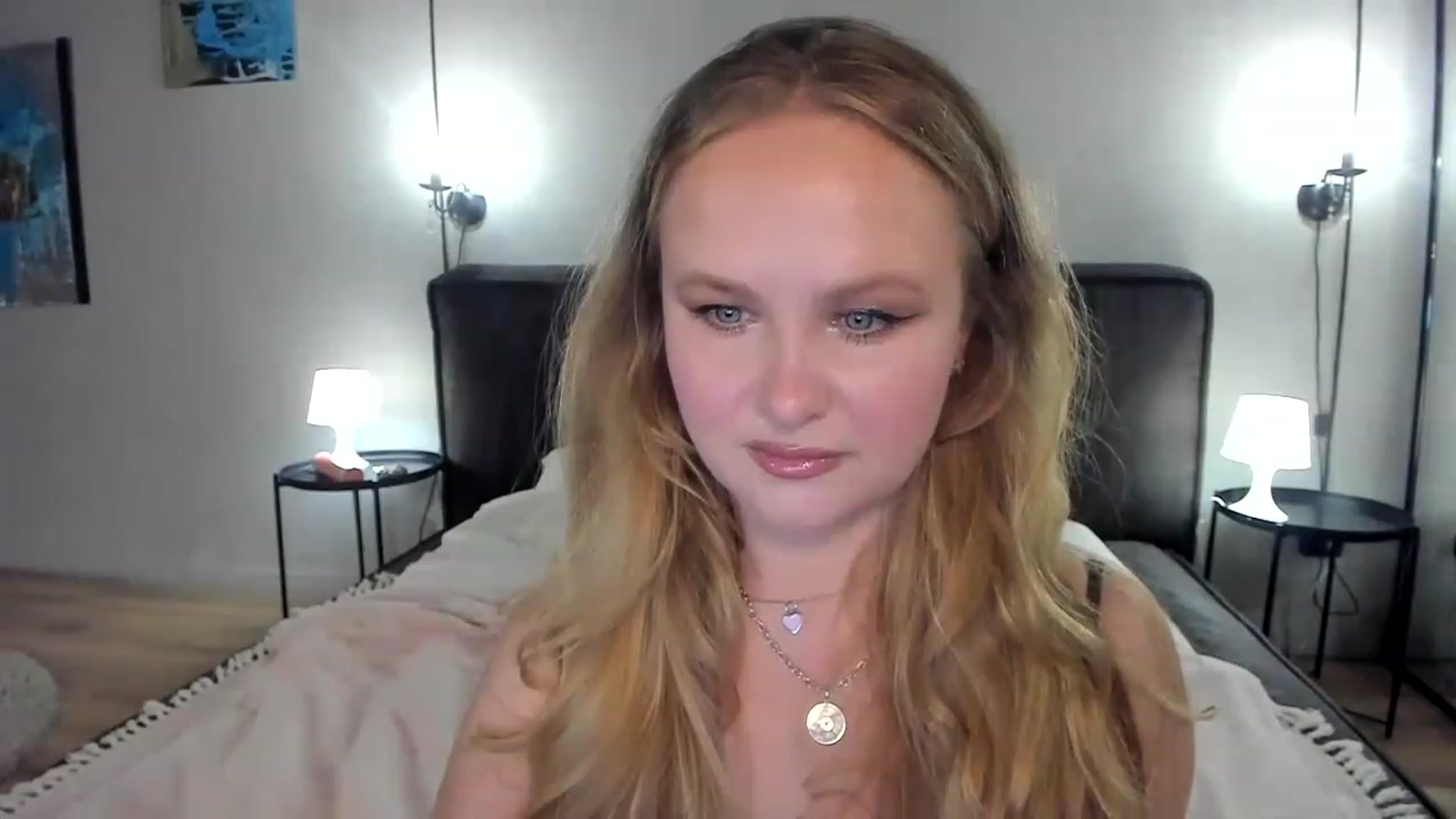 Gallery image thumbnail from F_L_E_U_R's myfreecams stream on, 07/01/2023, 22:40 image 13 of 20