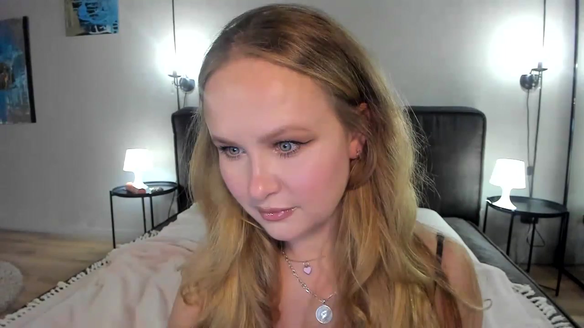 Gallery image thumbnail from F_L_E_U_R's myfreecams stream on, 07/01/2023, 22:40 image 12 of 20
