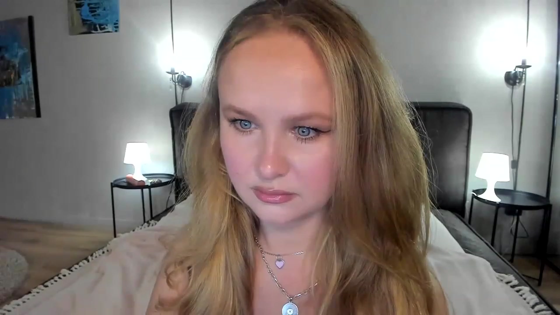 Gallery image thumbnail from F_L_E_U_R's myfreecams stream on, 07/01/2023, 22:40 image 8 of 20