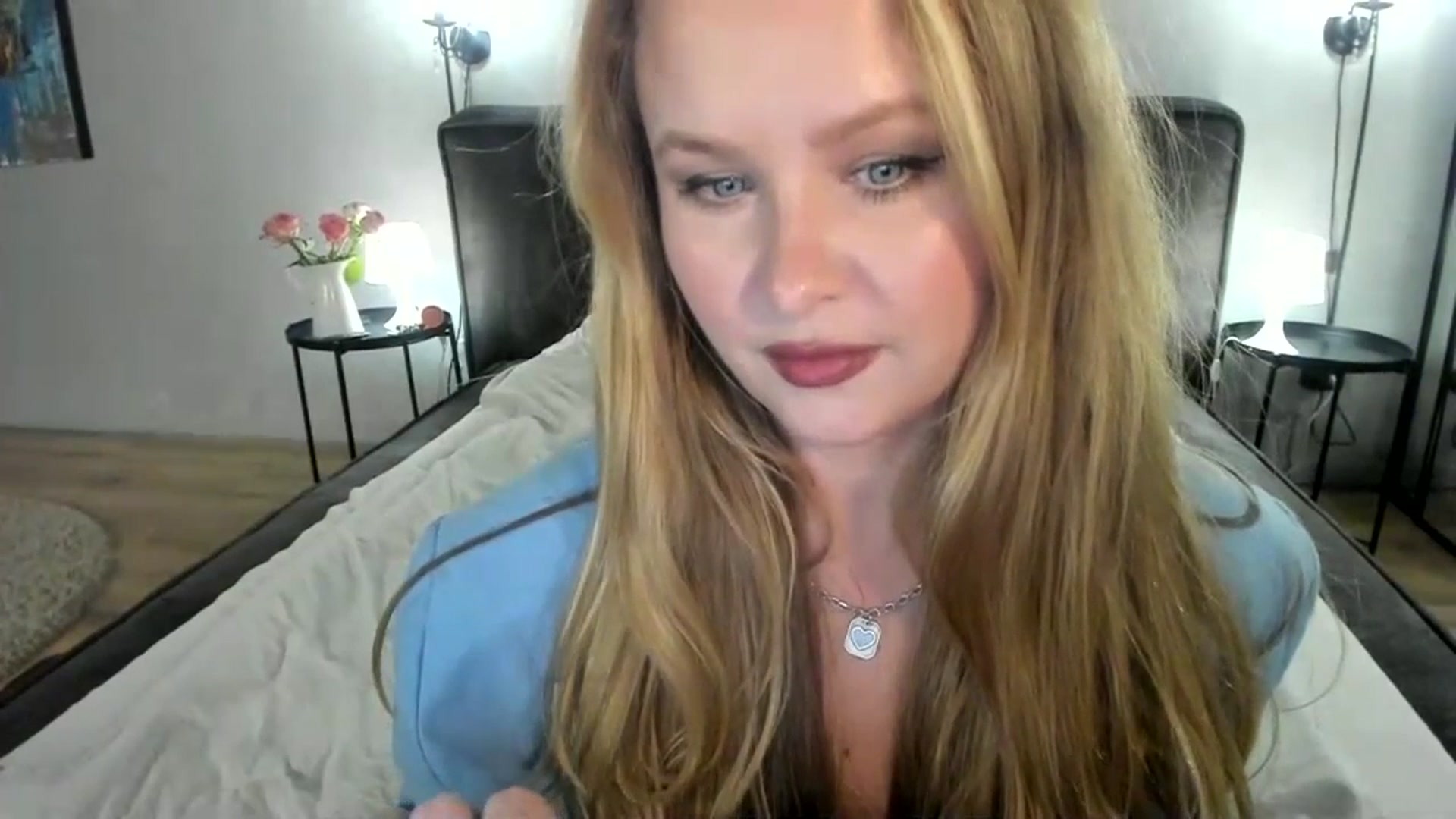 Gallery image thumbnail from F_L_E_U_R's myfreecams stream on, 07/03/2023, 21:43 image 2 of 20