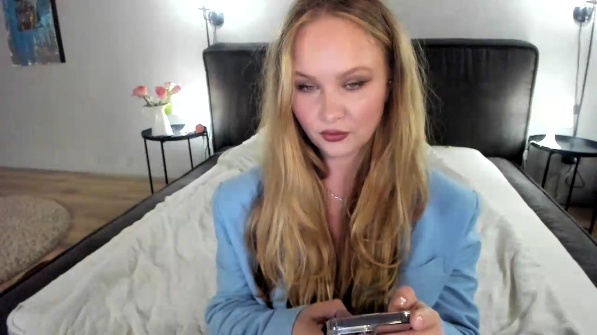 Gallery image thumbnail from F_L_E_U_R's myfreecams stream on, 07/03/2023, 21:43 image 12 of 20