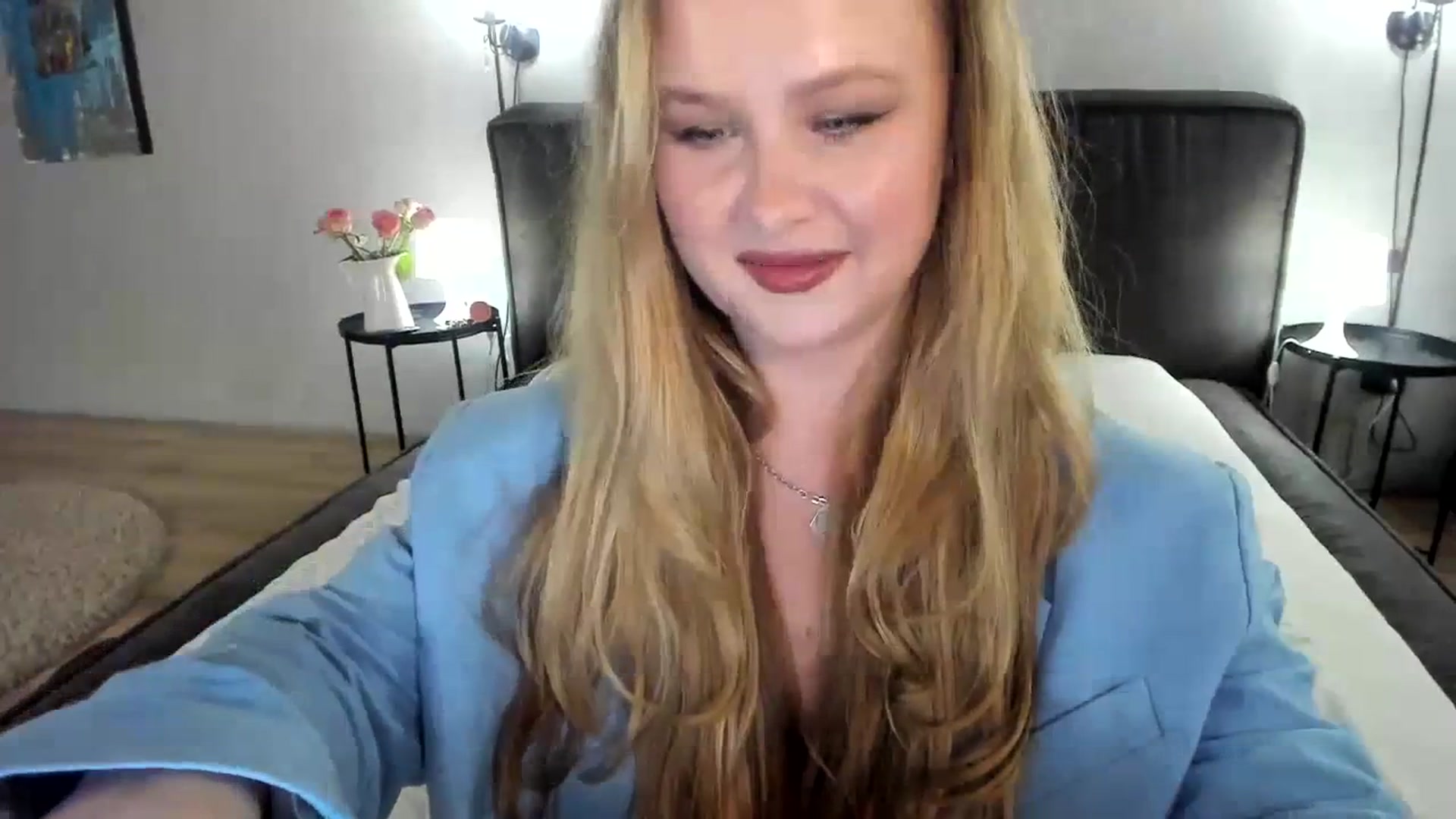 Gallery image thumbnail from F_L_E_U_R's myfreecams stream on, 07/03/2023, 21:43 image 14 of 20