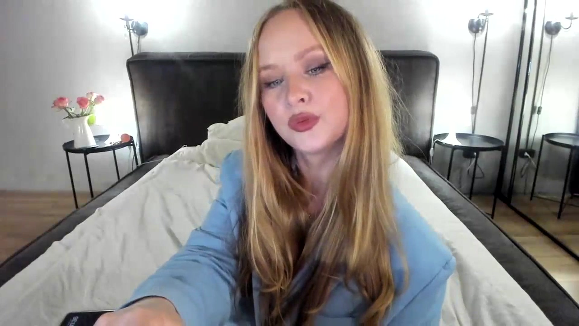 Gallery image thumbnail from F_L_E_U_R's myfreecams stream on, 07/03/2023, 22:47 image 18 of 20