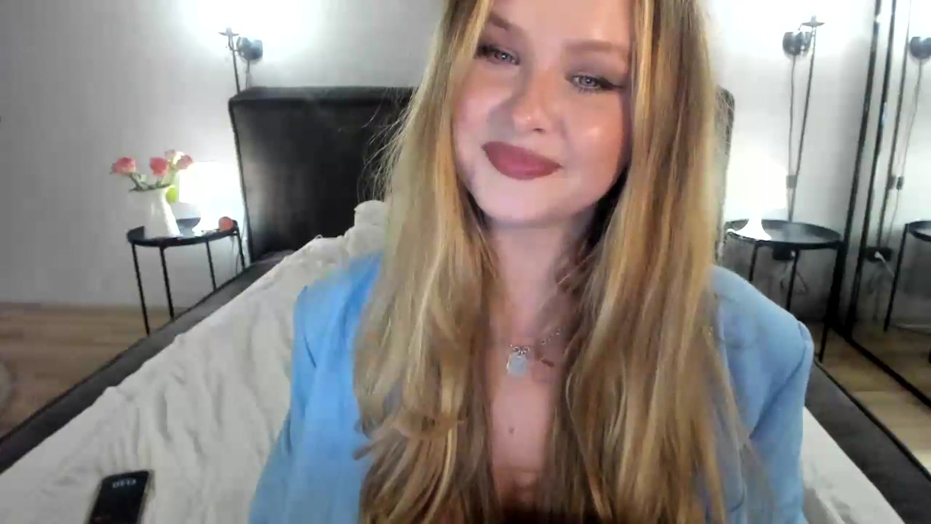 Gallery image thumbnail from F_L_E_U_R's myfreecams stream on, 07/03/2023, 22:47 image 7 of 20