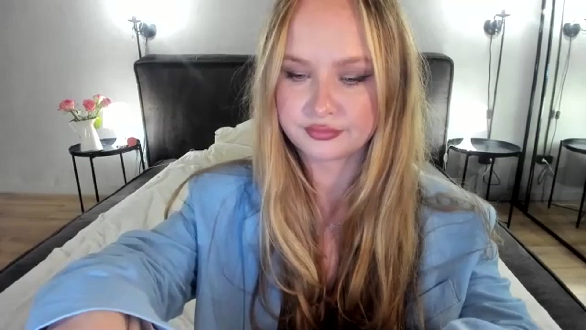 Gallery image thumbnail from F_L_E_U_R's myfreecams stream on, 07/03/2023, 23:20 image 10 of 20