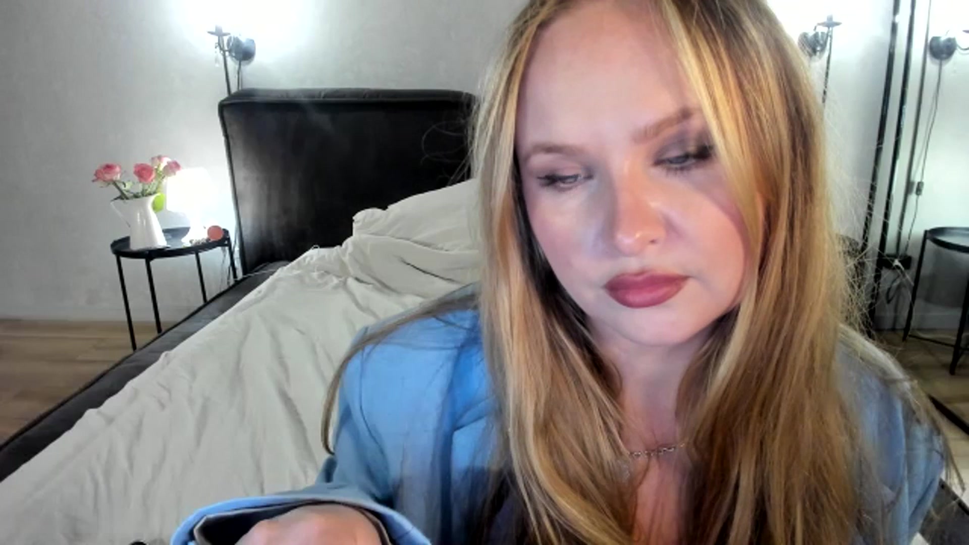 Gallery image thumbnail from F_L_E_U_R's myfreecams stream on, 07/03/2023, 23:20 image 8 of 20