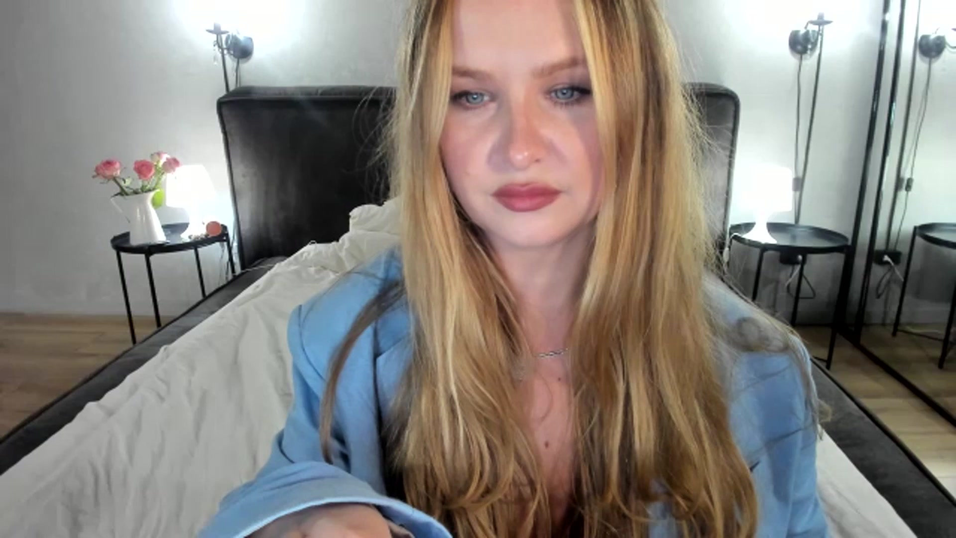 Gallery image thumbnail from F_L_E_U_R's myfreecams stream on, 07/03/2023, 23:20 image 13 of 20