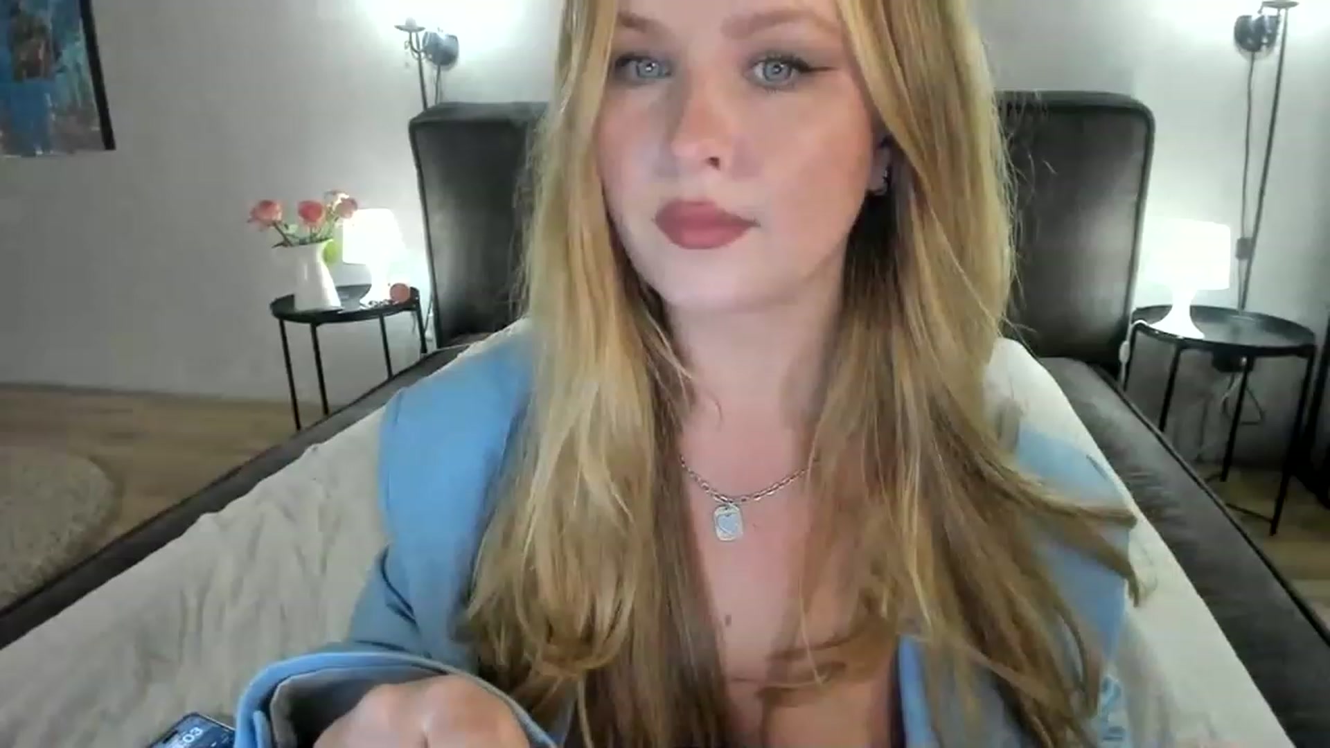 Gallery image thumbnail from F_L_E_U_R's myfreecams stream on, 07/04/2023, 24:51 image 1 of 20