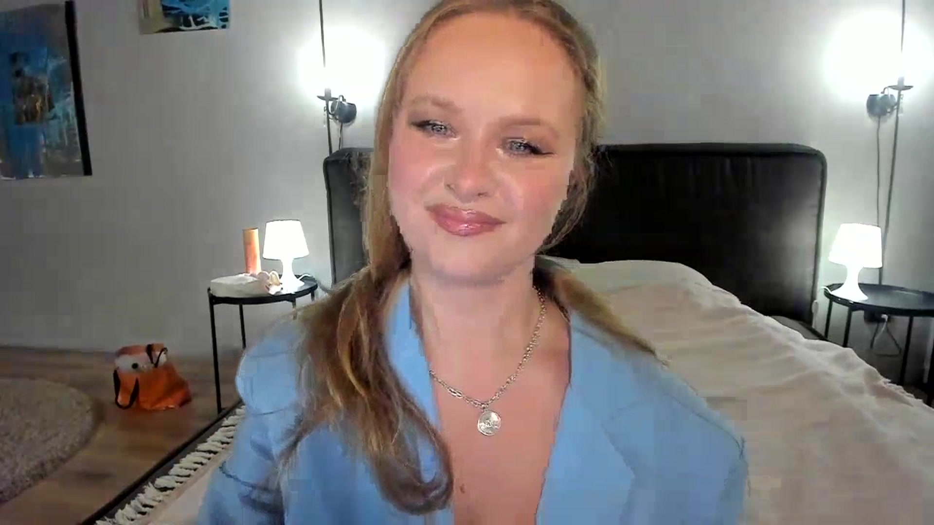 Gallery image thumbnail from F_L_E_U_R's myfreecams stream on, 07/13/2023, 22:59 image 17 of 20