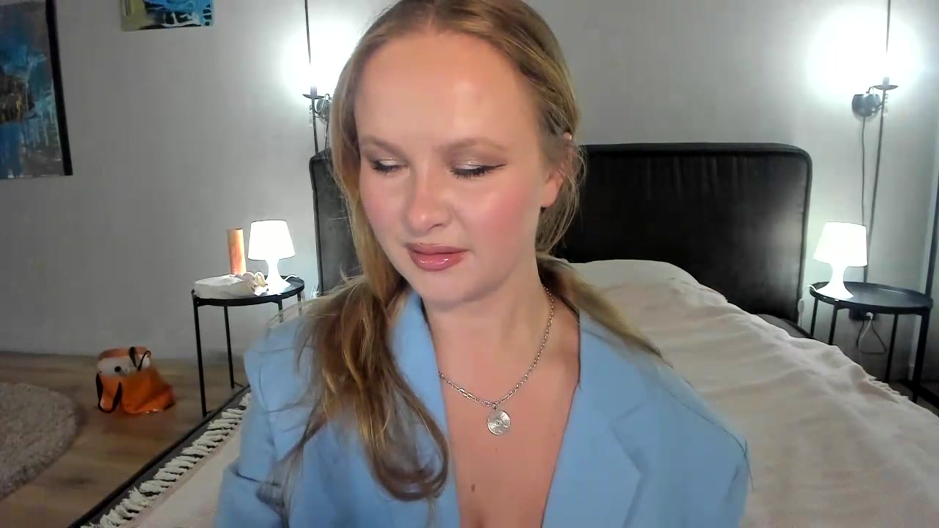 Gallery image thumbnail from F_L_E_U_R's myfreecams stream on, 07/13/2023, 22:59 image 18 of 20