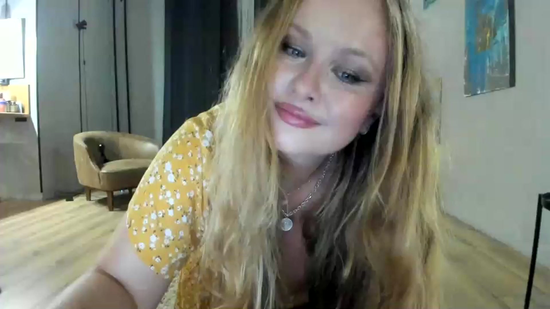 Gallery image thumbnail from F_L_E_U_R's myfreecams stream on, 07/18/2023, 20:00 image 10 of 20