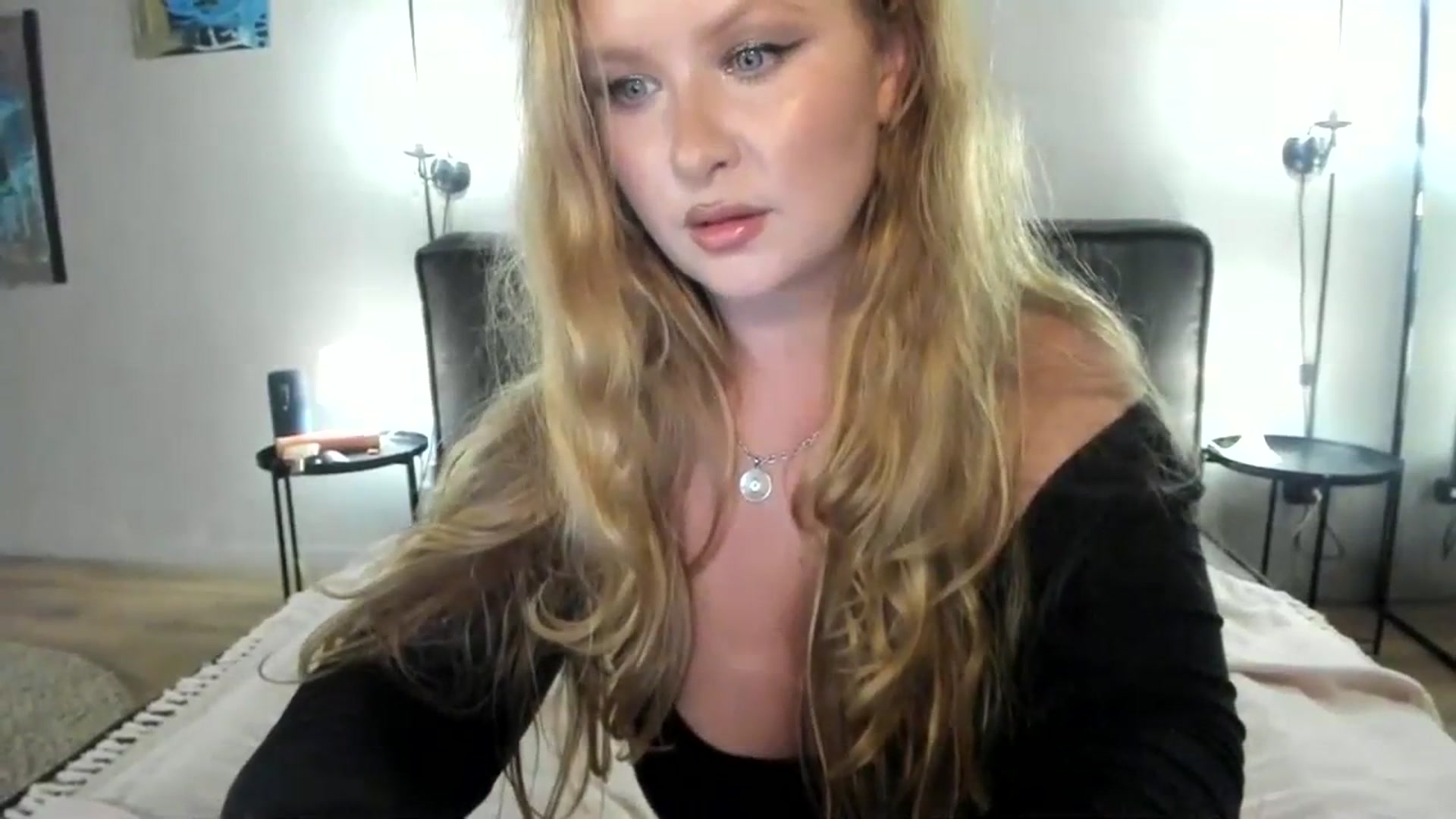 Gallery image thumbnail from F_L_E_U_R's myfreecams stream on, 07/30/2023, 22:42 image 9 of 20
