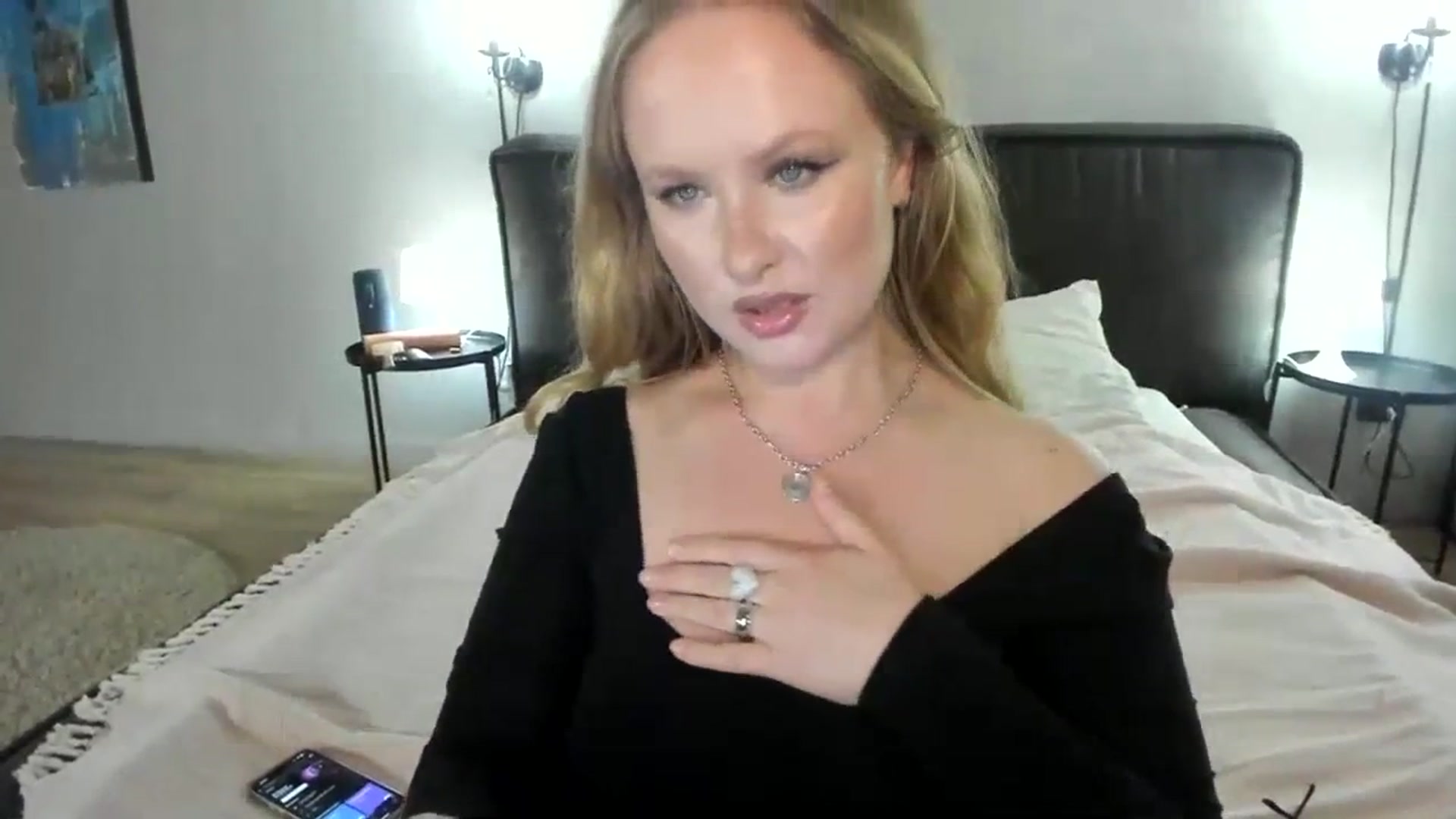 Gallery image thumbnail from F_L_E_U_R's myfreecams stream on, 07/30/2023, 22:42 image 3 of 20