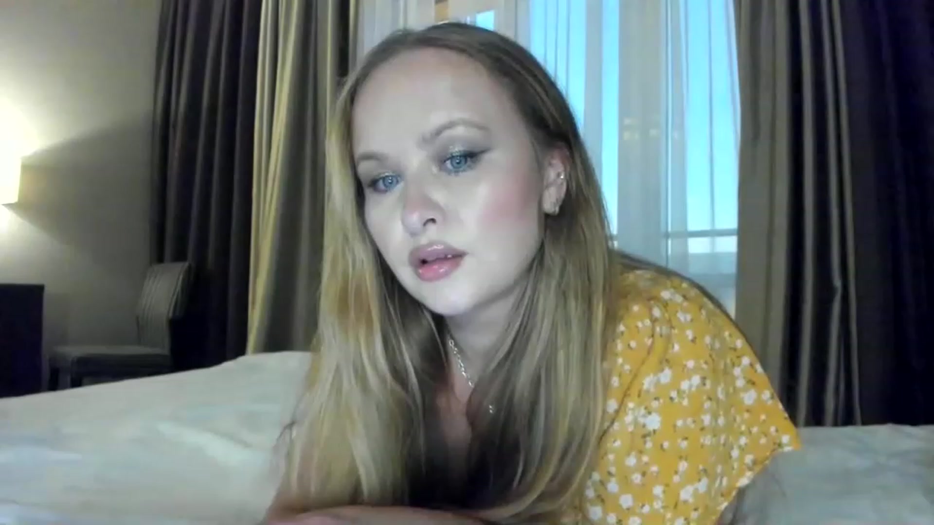 Gallery image thumbnail from F_L_E_U_R's myfreecams stream on, 08/08/2023, 18:14 image 1 of 20