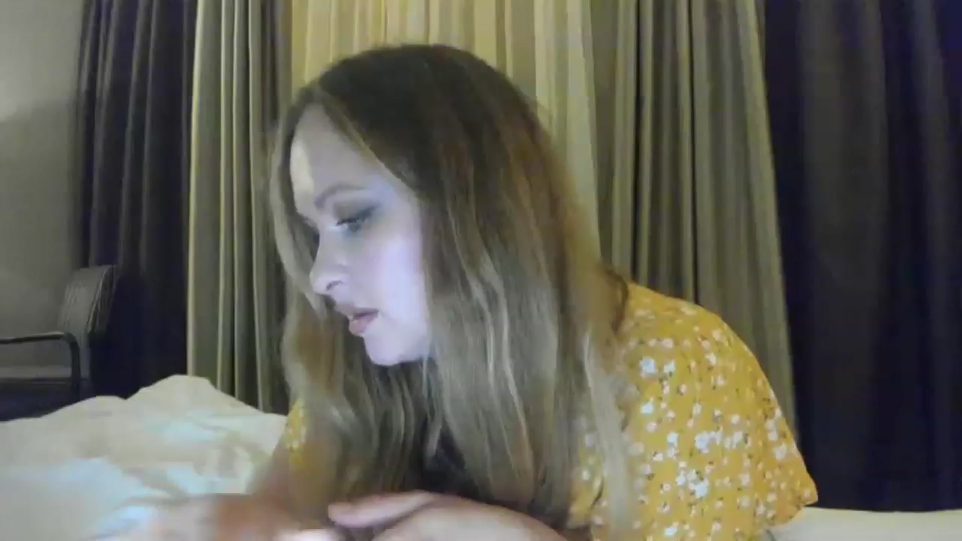 Gallery image thumbnail from F_L_E_U_R's myfreecams stream on, 08/08/2023, 20:43 image 12 of 20