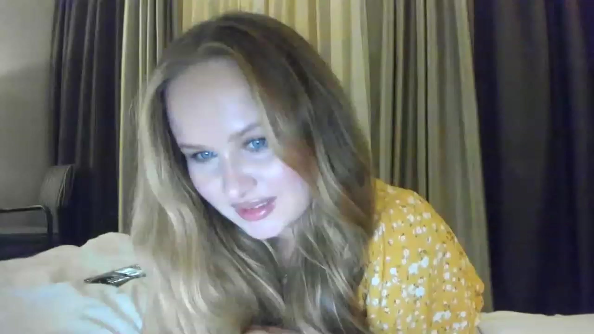 Gallery image thumbnail from F_L_E_U_R's myfreecams stream on, 08/08/2023, 20:43 image 9 of 20