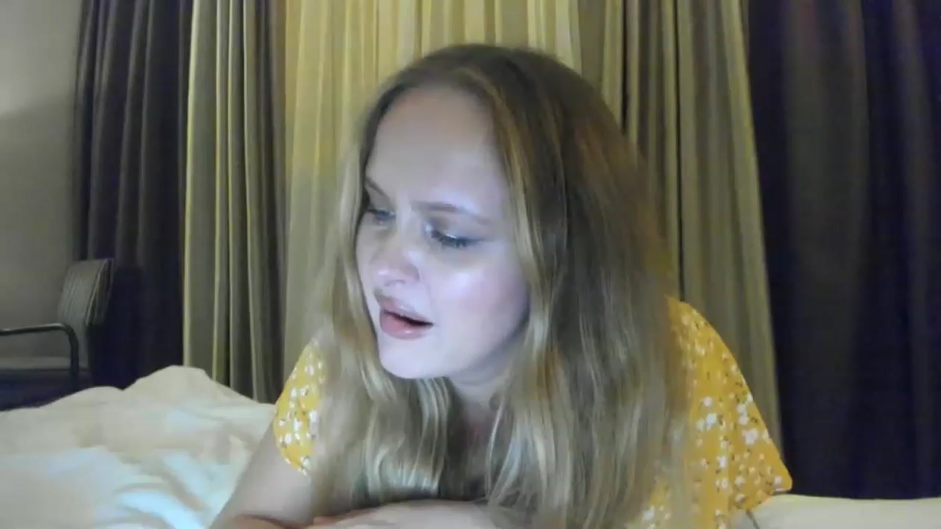 Gallery image thumbnail from F_L_E_U_R's myfreecams stream on, 08/08/2023, 20:43 image 13 of 20
