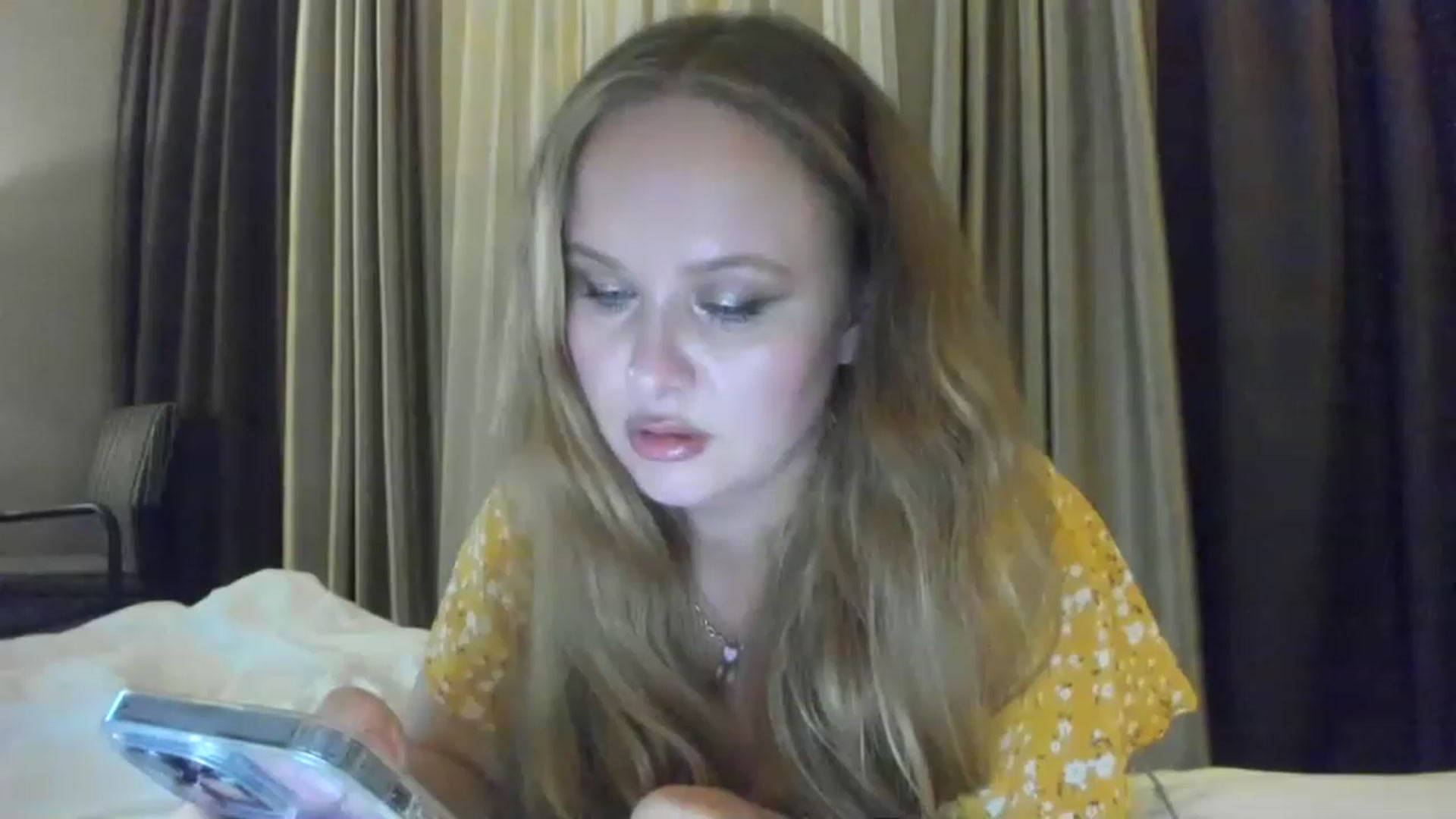Gallery image thumbnail from F_L_E_U_R's myfreecams stream on, 08/08/2023, 20:43 image 11 of 20