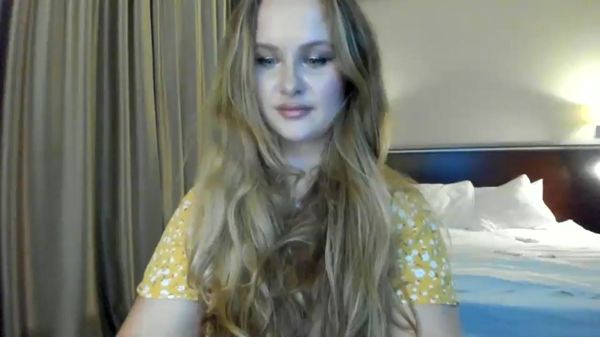 Gallery image thumbnail from F_L_E_U_R's myfreecams stream on, 08/08/2023, 21:35 image 11 of 20