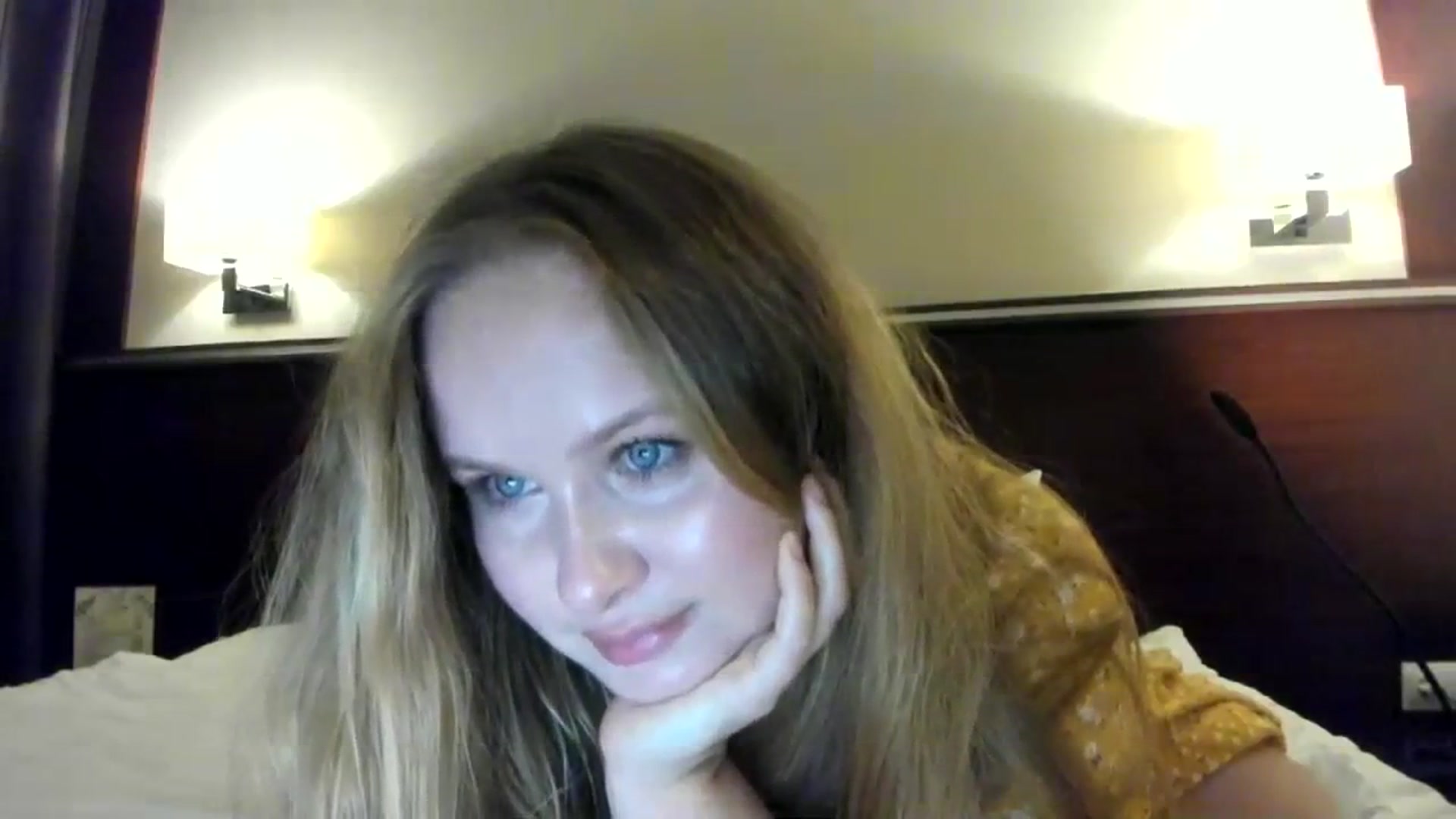Gallery image thumbnail from F_L_E_U_R's myfreecams stream on, 08/08/2023, 23:28 image 12 of 20