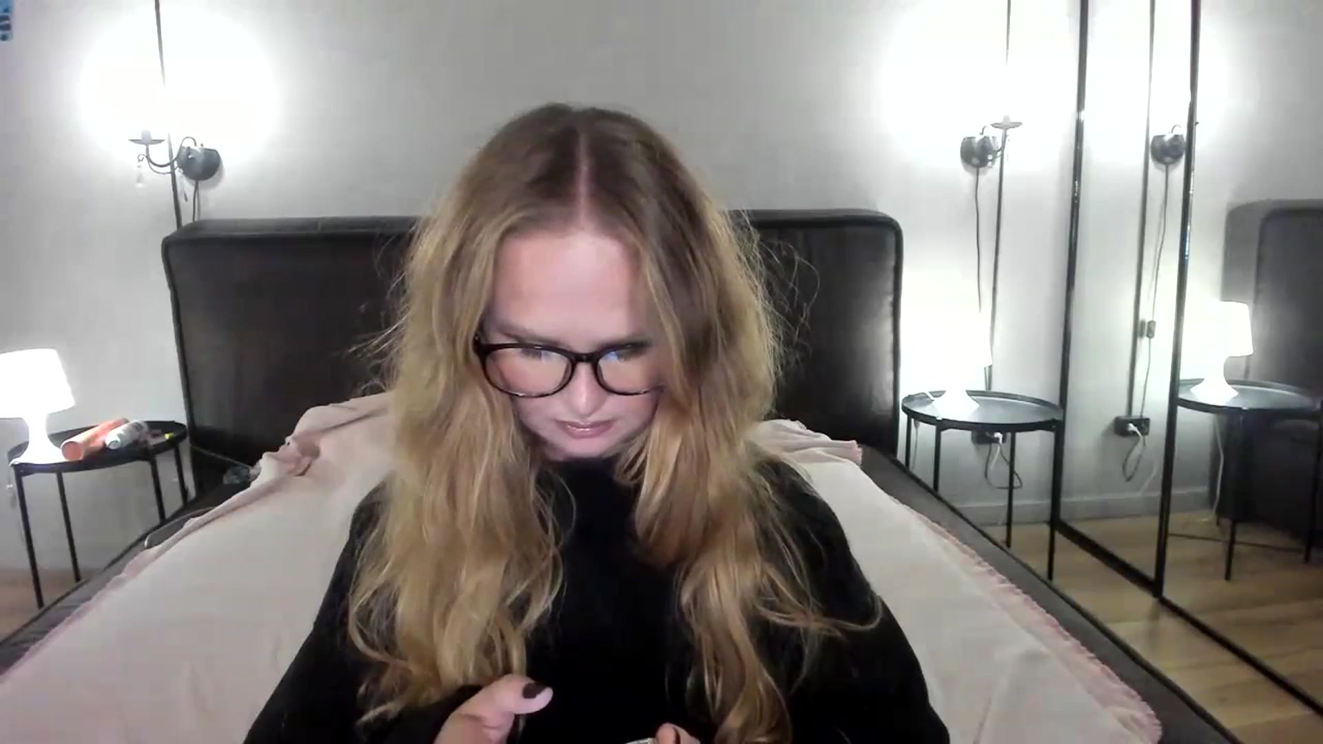 Gallery image thumbnail from F_L_E_U_R's myfreecams stream on, 08/21/2023, 22:03 image 4 of 20
