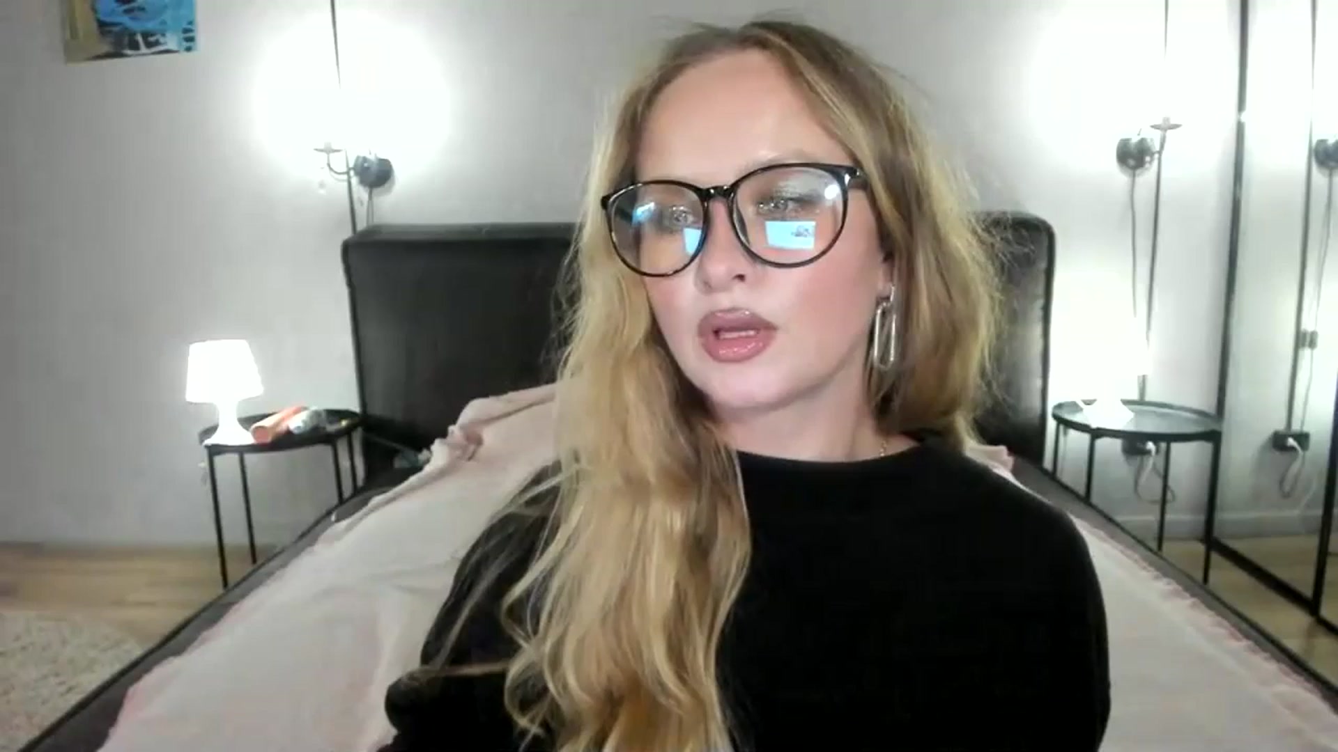 Gallery image thumbnail from F_L_E_U_R's myfreecams stream on, 08/21/2023, 22:03 image 1 of 20