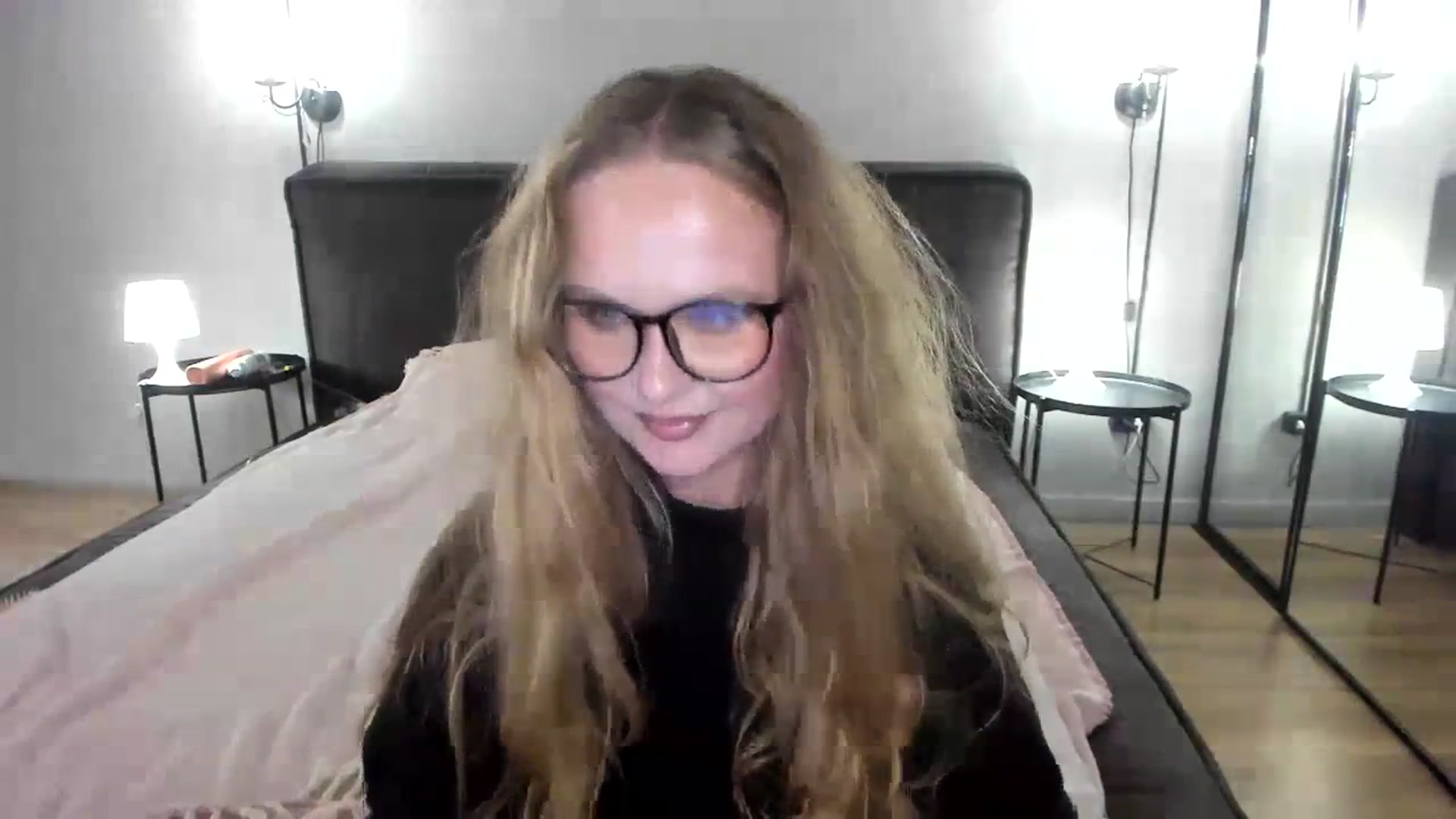 Gallery image thumbnail from F_L_E_U_R's myfreecams stream on, 08/21/2023, 22:03 image 20 of 20