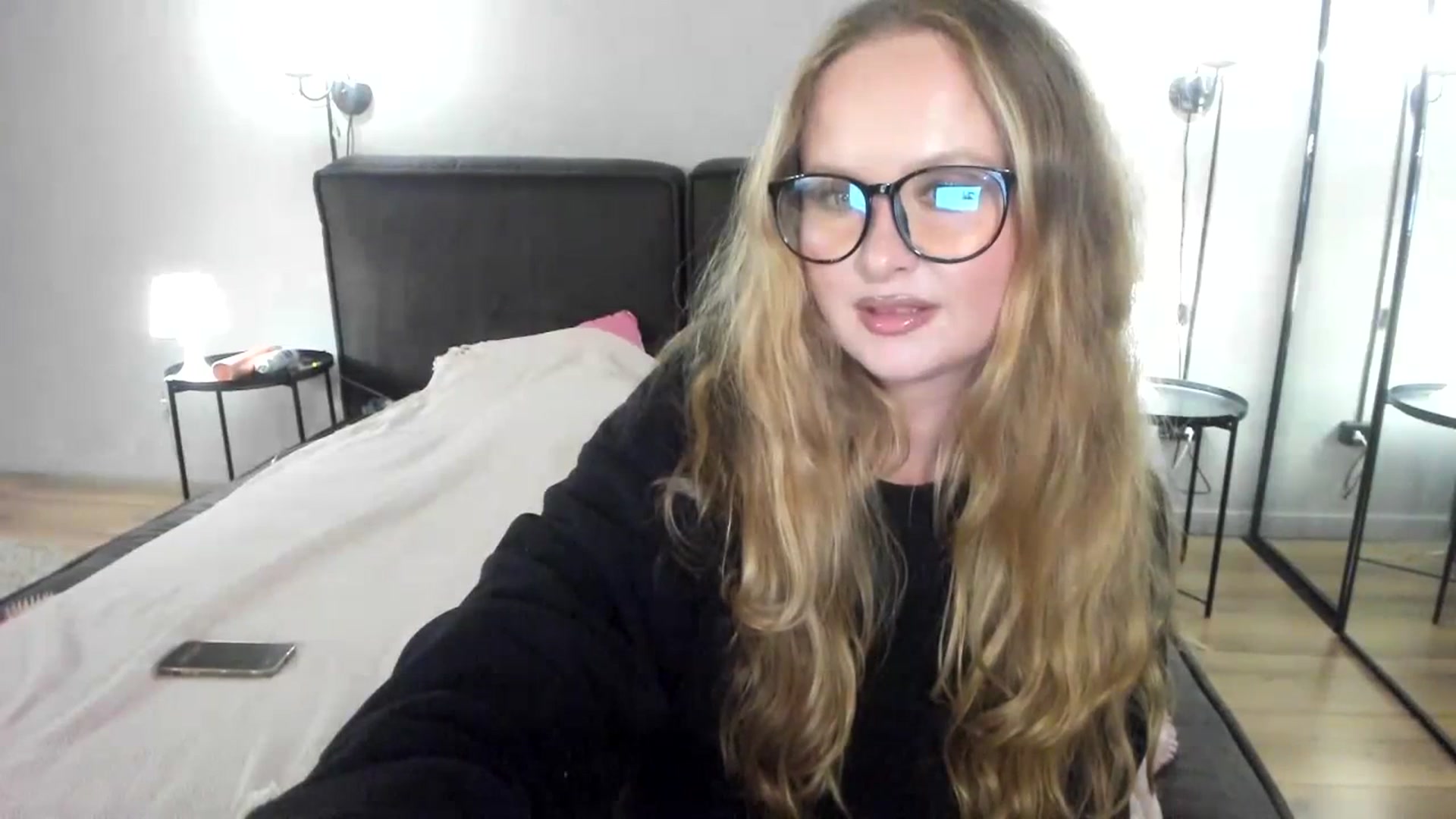 Gallery image thumbnail from F_L_E_U_R's myfreecams stream on, 08/21/2023, 22:03 image 11 of 20