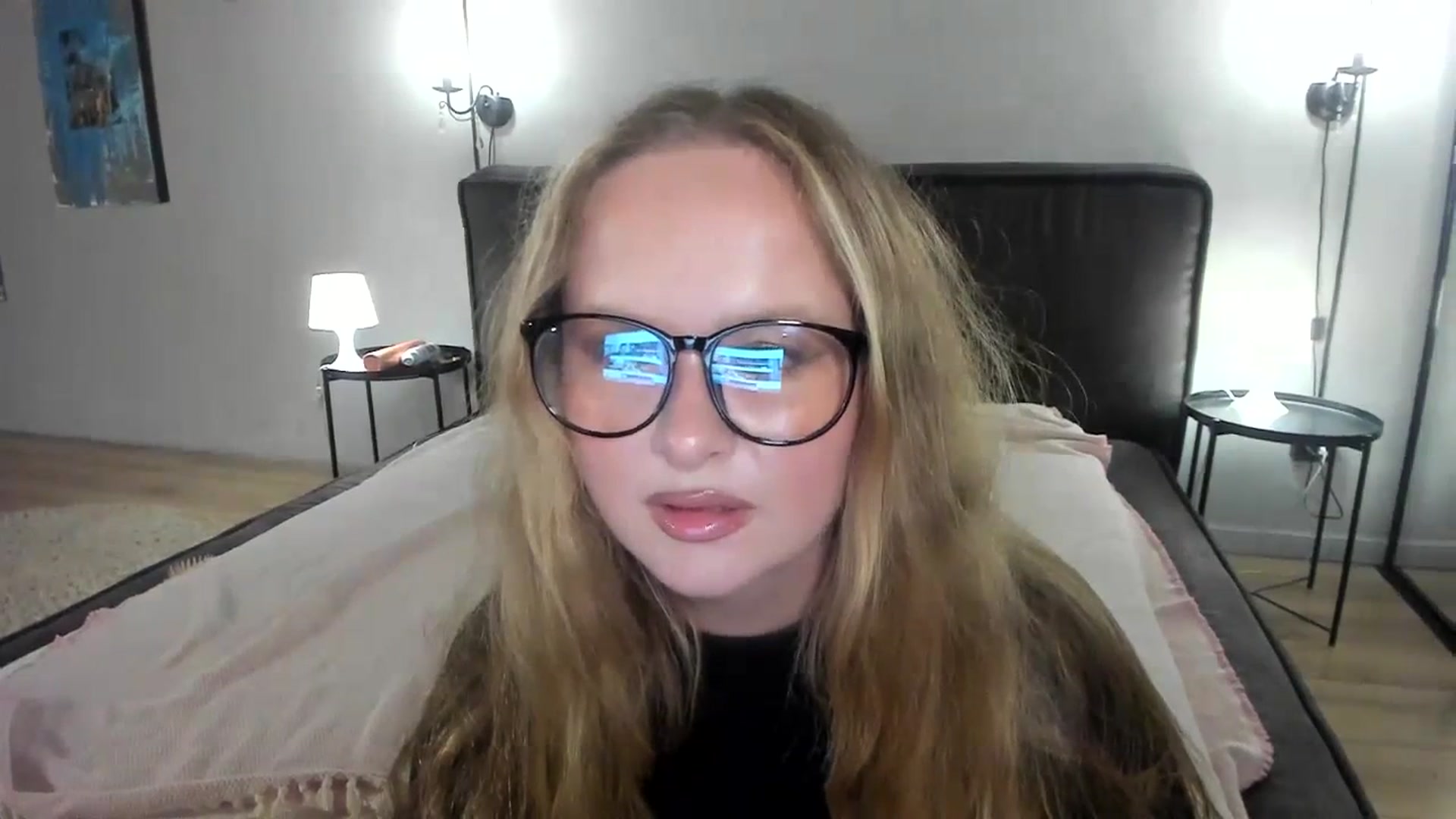 Gallery image thumbnail from F_L_E_U_R's myfreecams stream on, 08/21/2023, 22:03 image 18 of 20