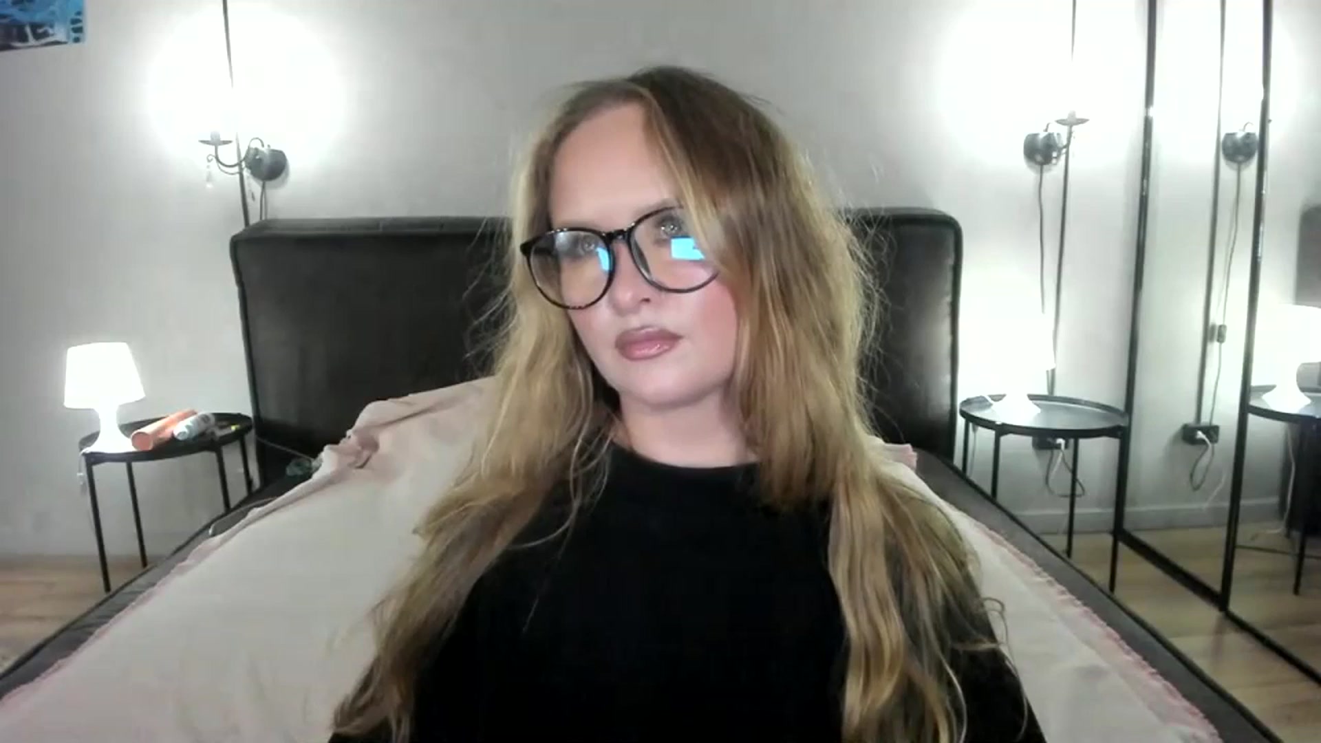 Gallery image thumbnail from F_L_E_U_R's myfreecams stream on, 08/21/2023, 22:03 image 3 of 20