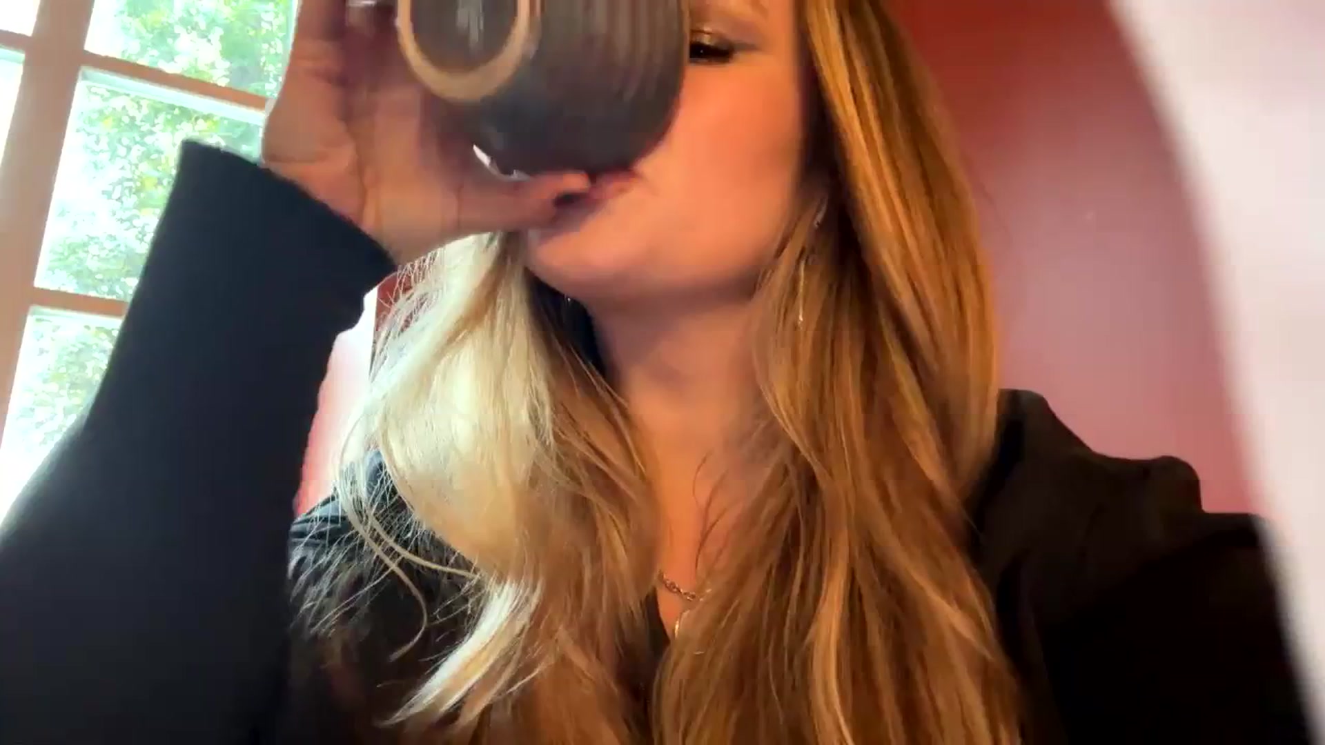 Gallery image thumbnail from F_L_E_U_R's myfreecams stream on, 09/18/2023, 13:50 image 17 of 20