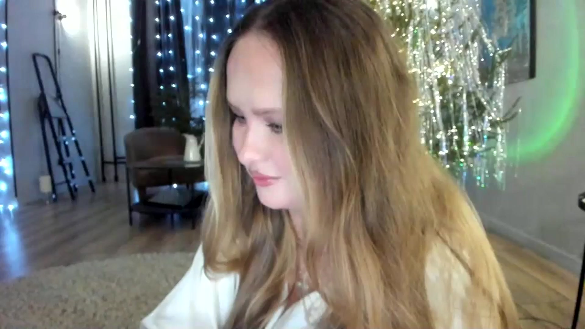 Gallery image thumbnail from F_L_E_U_R's myfreecams stream on, 12/25/2023, 21:26 image 1 of 20