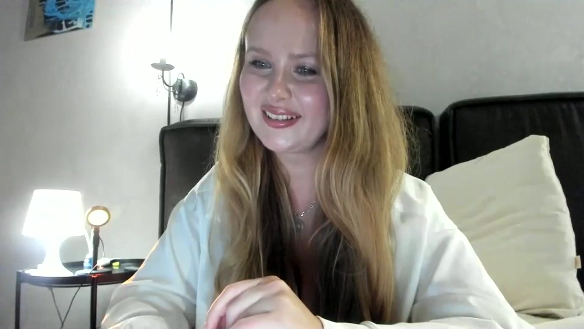 Gallery image thumbnail from F_L_E_U_R's myfreecams stream on, 12/26/2023, 17:36 image 16 of 20
