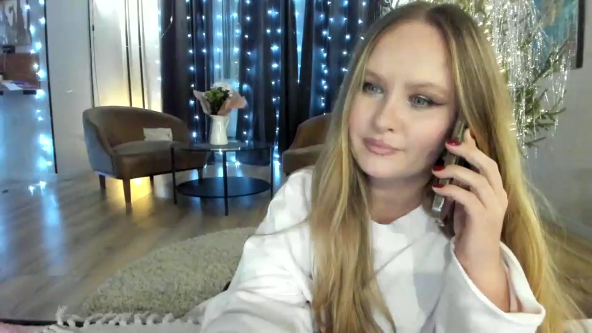 Gallery image thumbnail from F_L_E_U_R's myfreecams stream on, 01/10/2024, 21:20 image 5 of 20