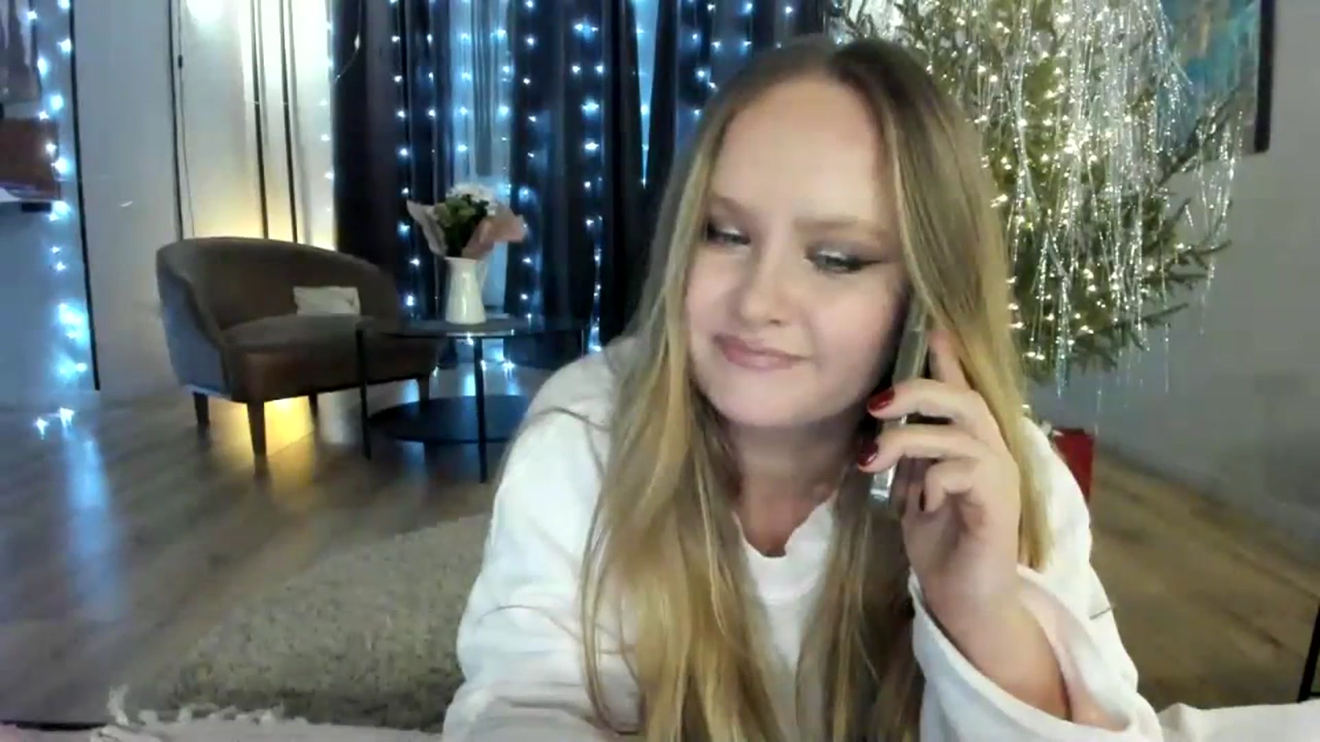 Gallery image thumbnail from F_L_E_U_R's myfreecams stream on, 01/10/2024, 21:20 image 12 of 20