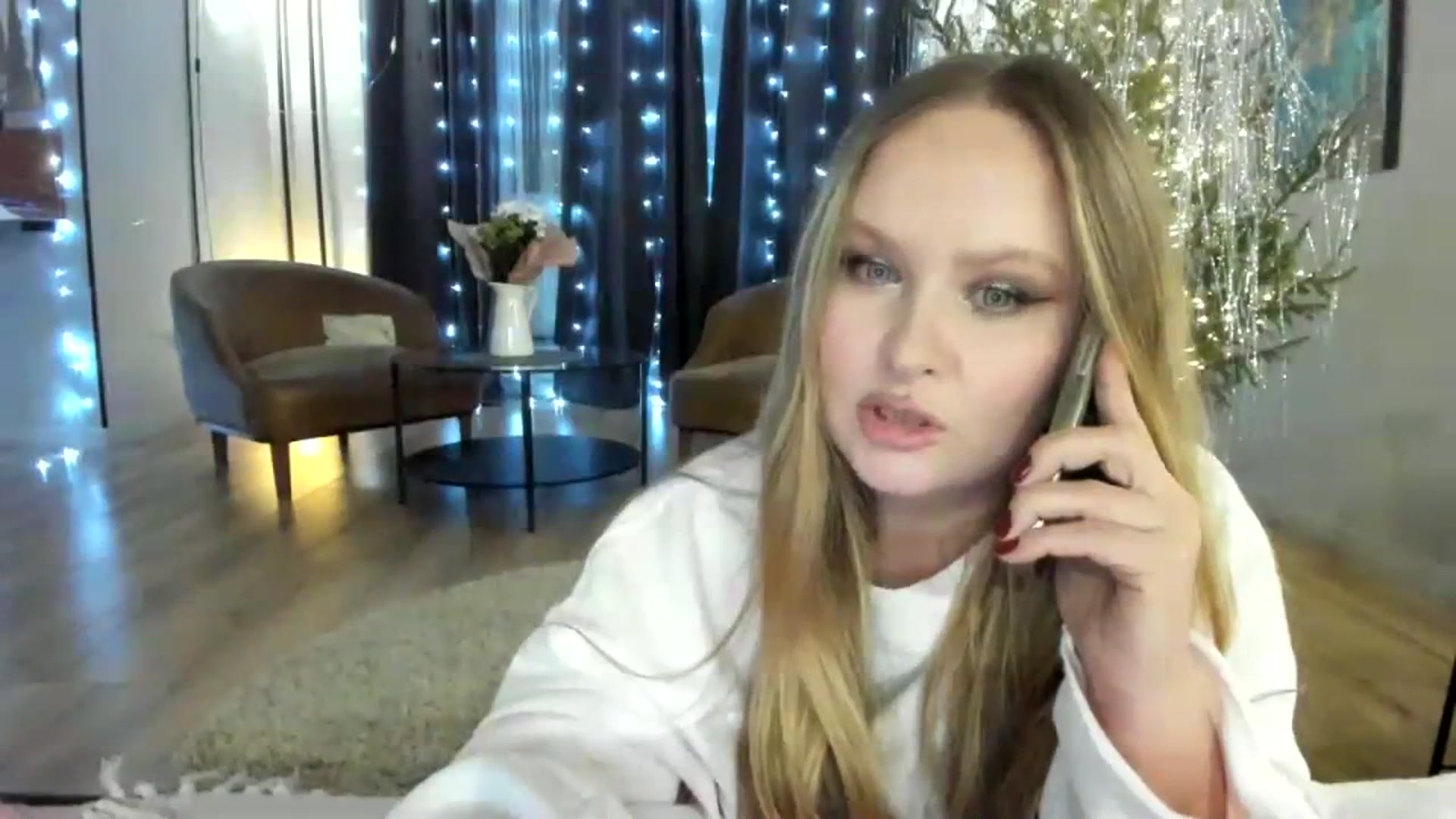 Gallery image thumbnail from F_L_E_U_R's myfreecams stream on, 01/10/2024, 21:20 image 10 of 20