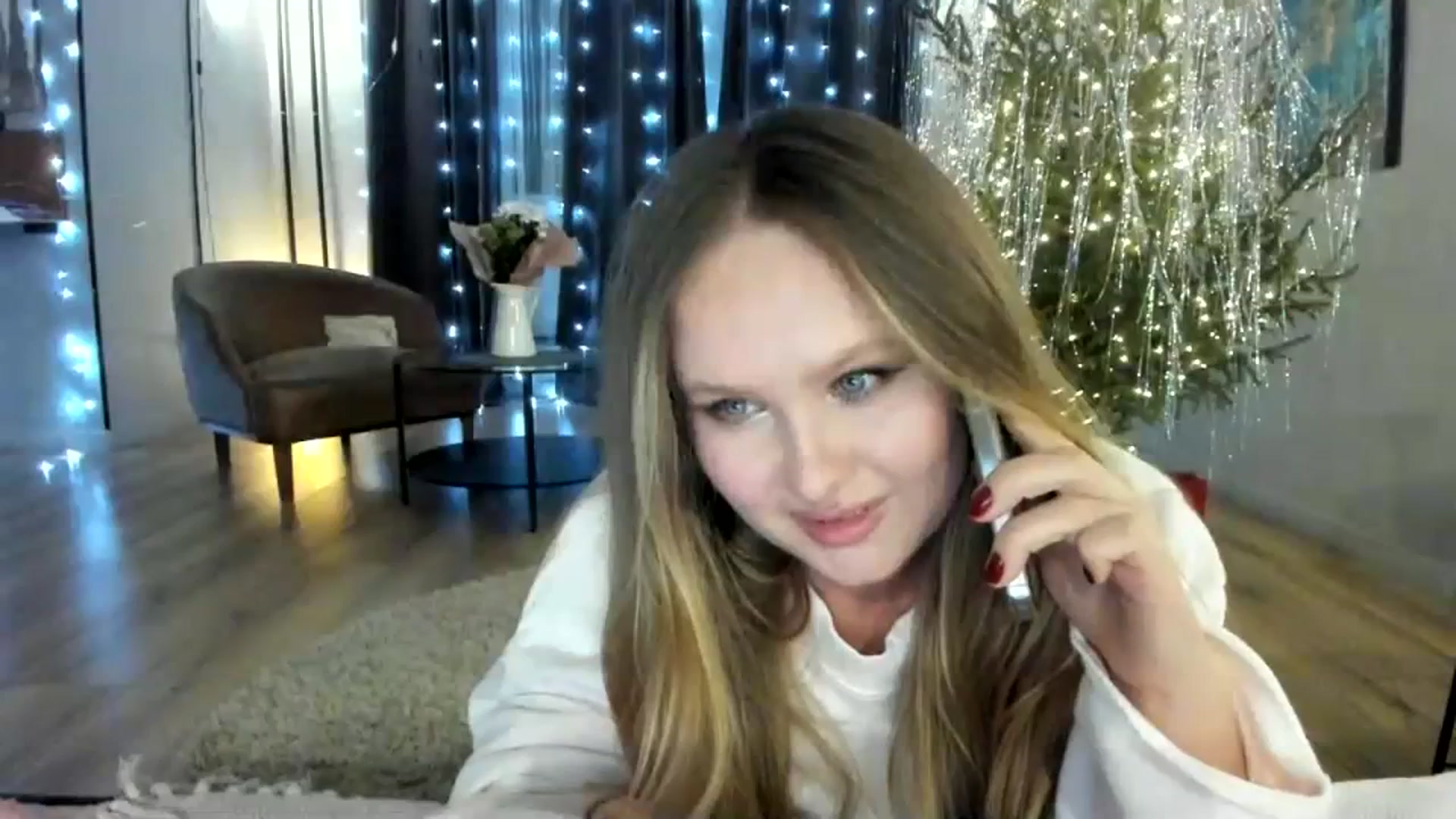 Gallery image thumbnail from F_L_E_U_R's myfreecams stream on, 01/10/2024, 21:20 image 13 of 20