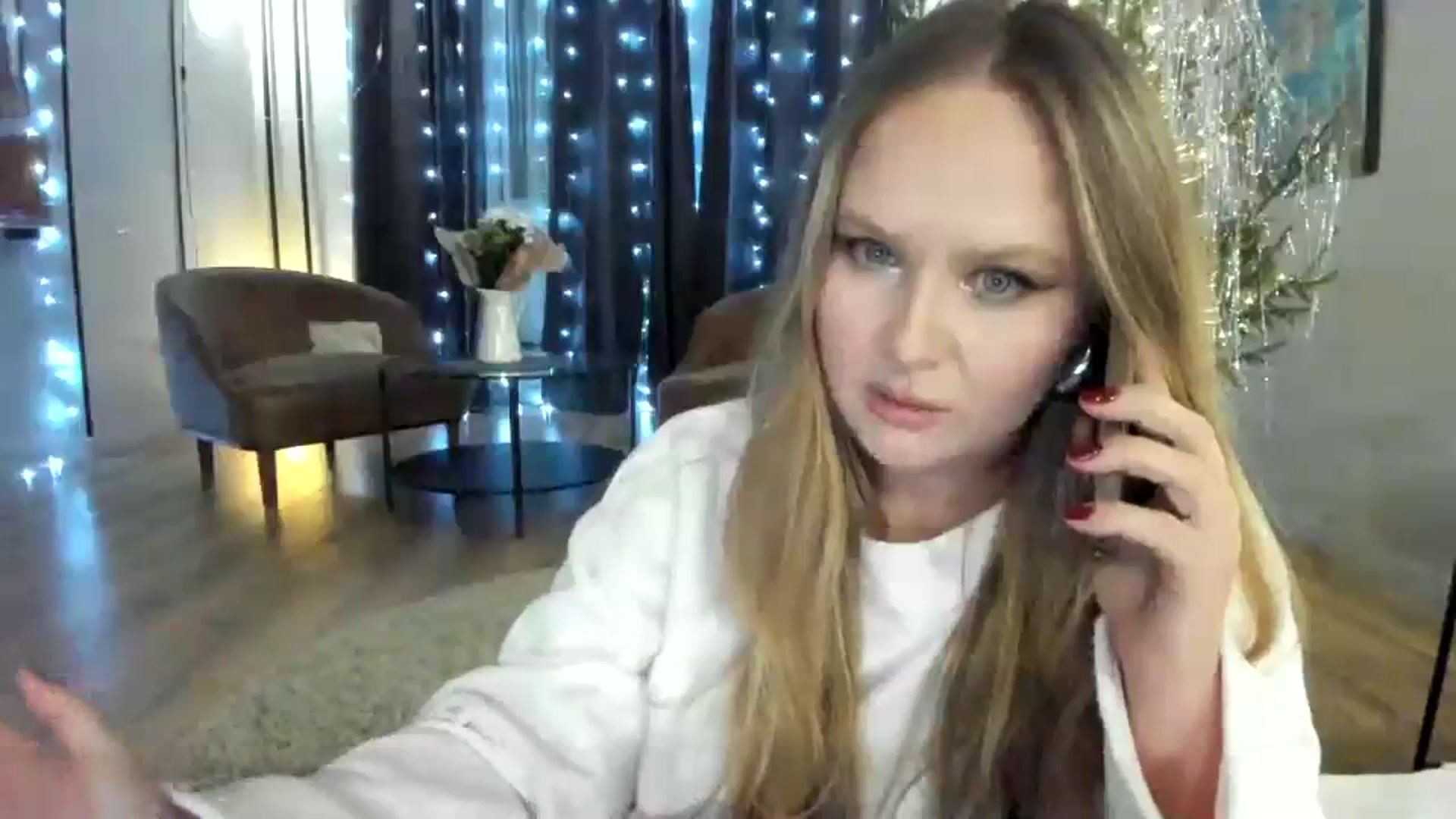 Gallery image thumbnail from F_L_E_U_R's myfreecams stream on, 01/10/2024, 21:20 image 19 of 20