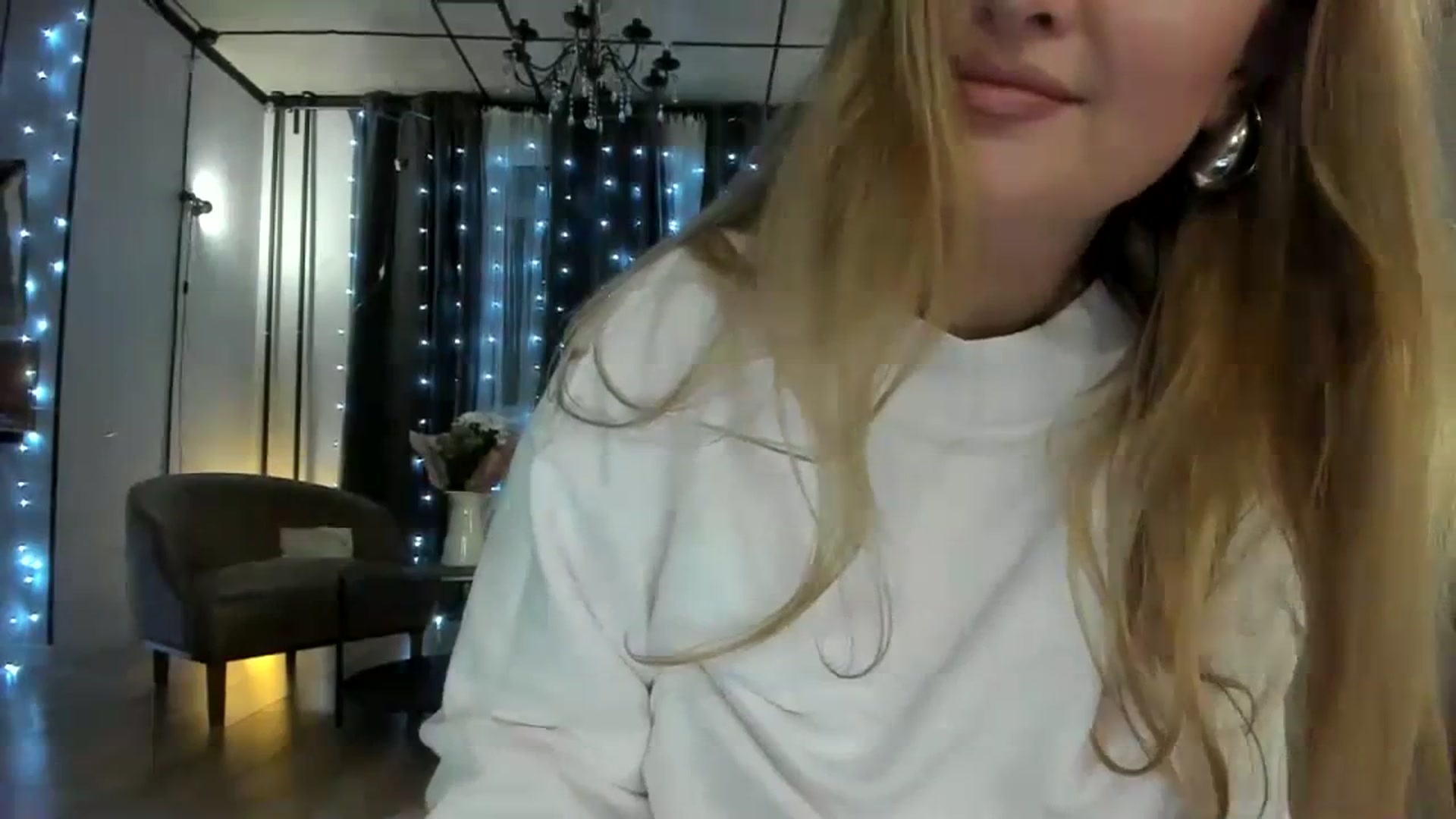 Gallery image thumbnail from F_L_E_U_R's myfreecams stream on, 01/10/2024, 22:54 image 15 of 20