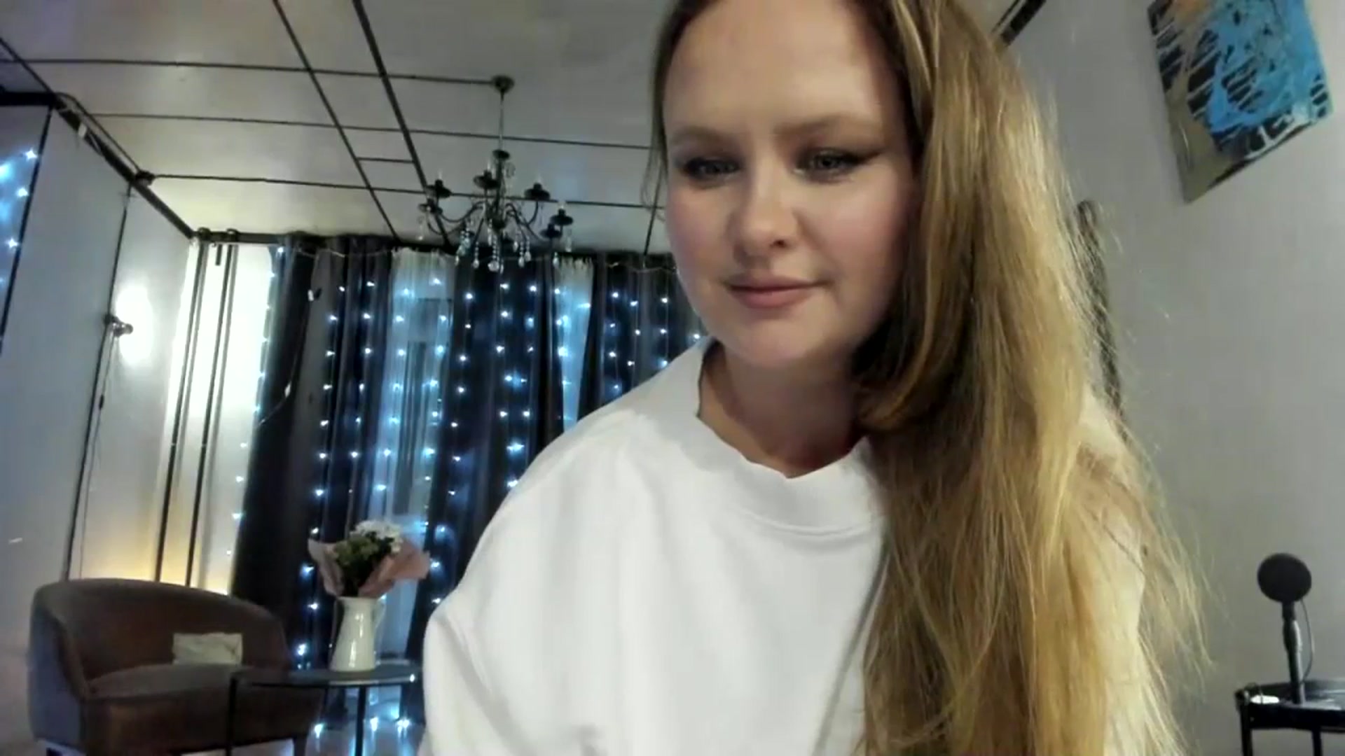 Gallery image thumbnail from F_L_E_U_R's myfreecams stream on, 01/10/2024, 22:54 image 20 of 20