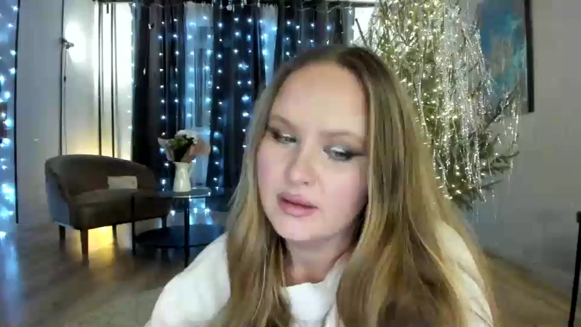 Gallery image thumbnail from F_L_E_U_R's myfreecams stream on, 01/10/2024, 22:54 image 1 of 20