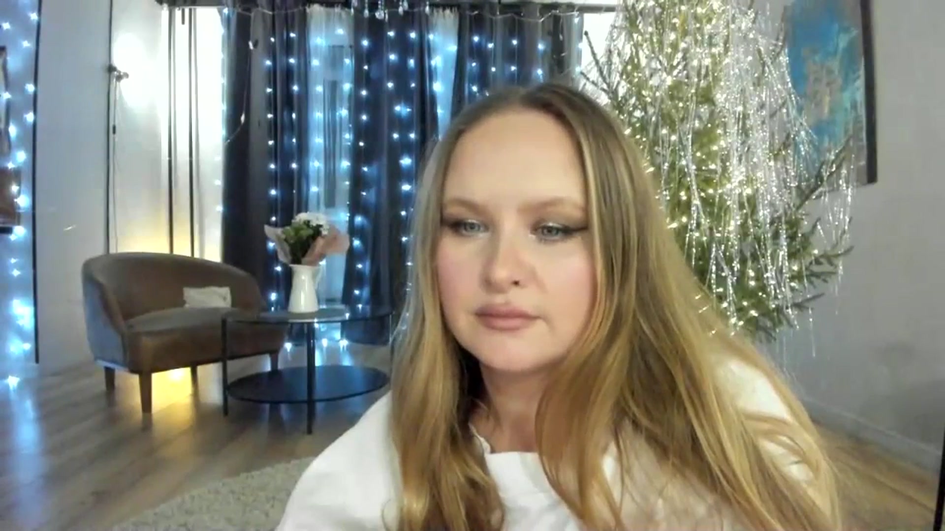 Gallery image thumbnail from F_L_E_U_R's myfreecams stream on, 01/10/2024, 22:54 image 3 of 20