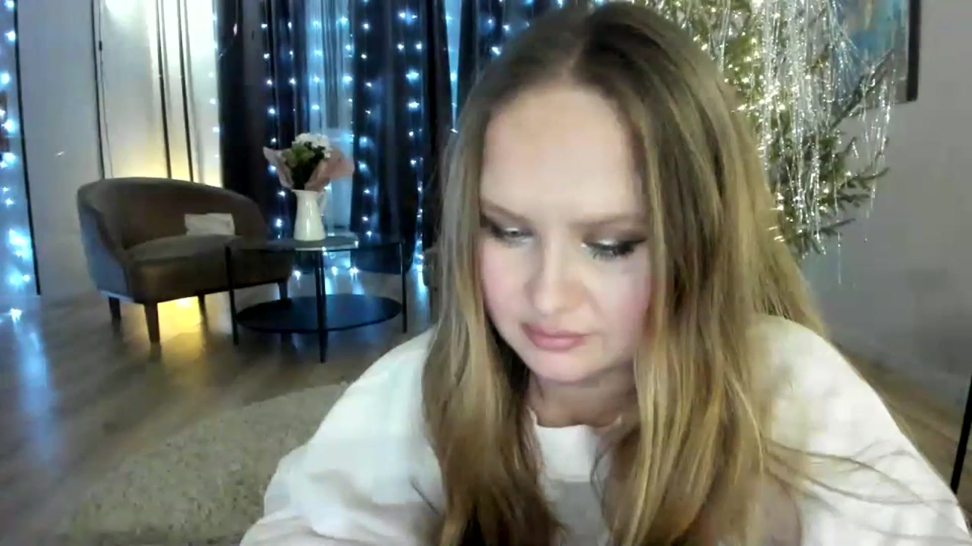 Gallery image thumbnail from F_L_E_U_R's myfreecams stream on, 01/10/2024, 22:54 image 10 of 20