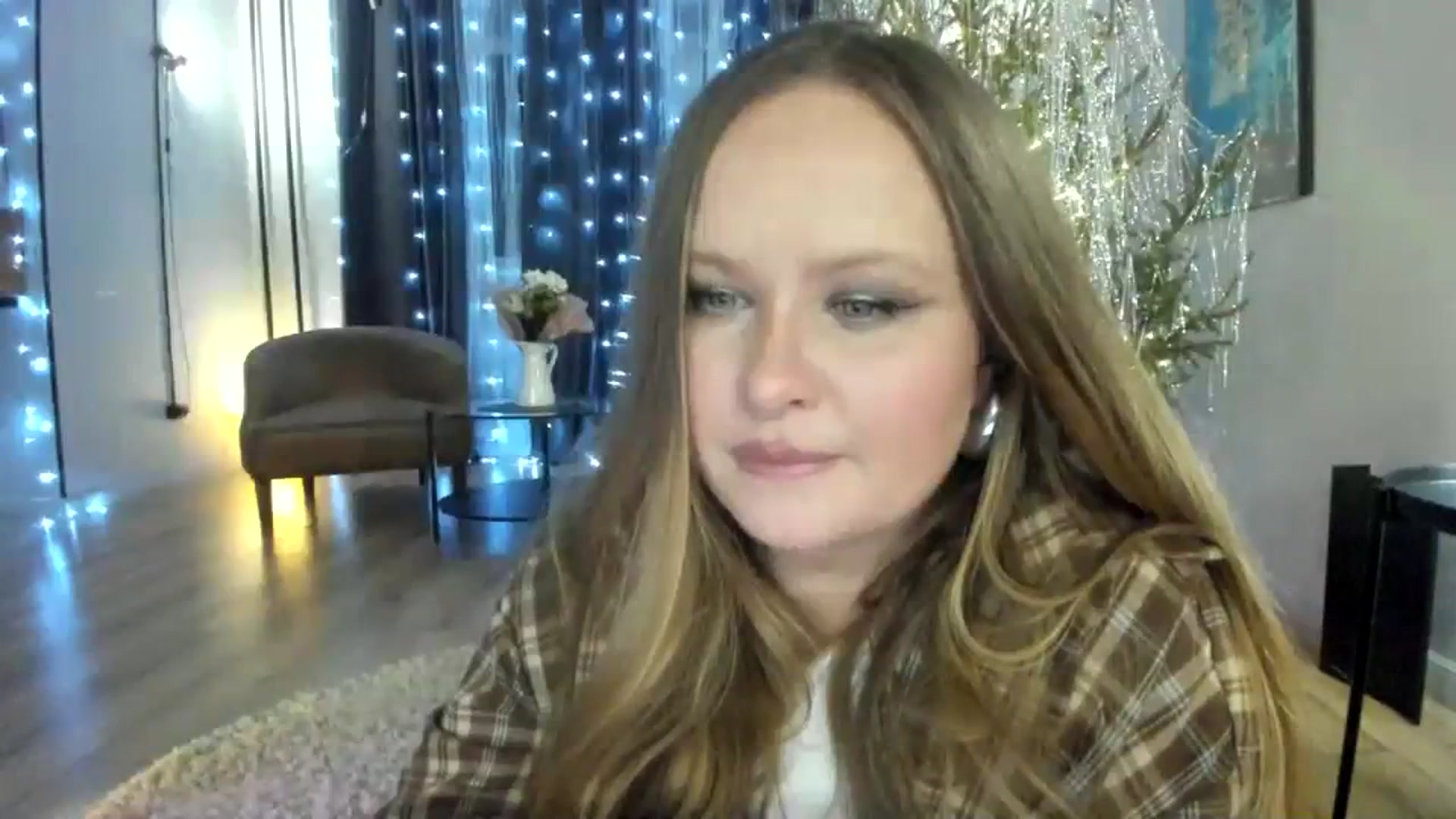 Gallery image thumbnail from F_L_E_U_R's myfreecams stream on, 01/12/2024, 22:35 image 18 of 20