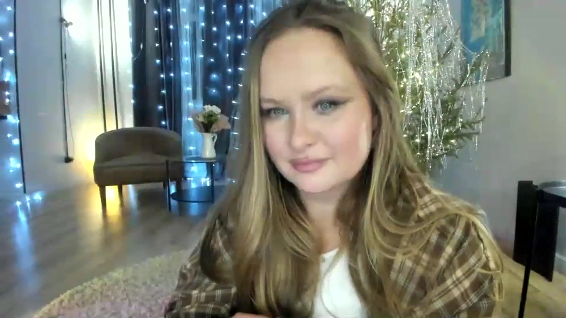 Gallery image thumbnail from F_L_E_U_R's myfreecams stream on, 01/12/2024, 22:35 image 20 of 20